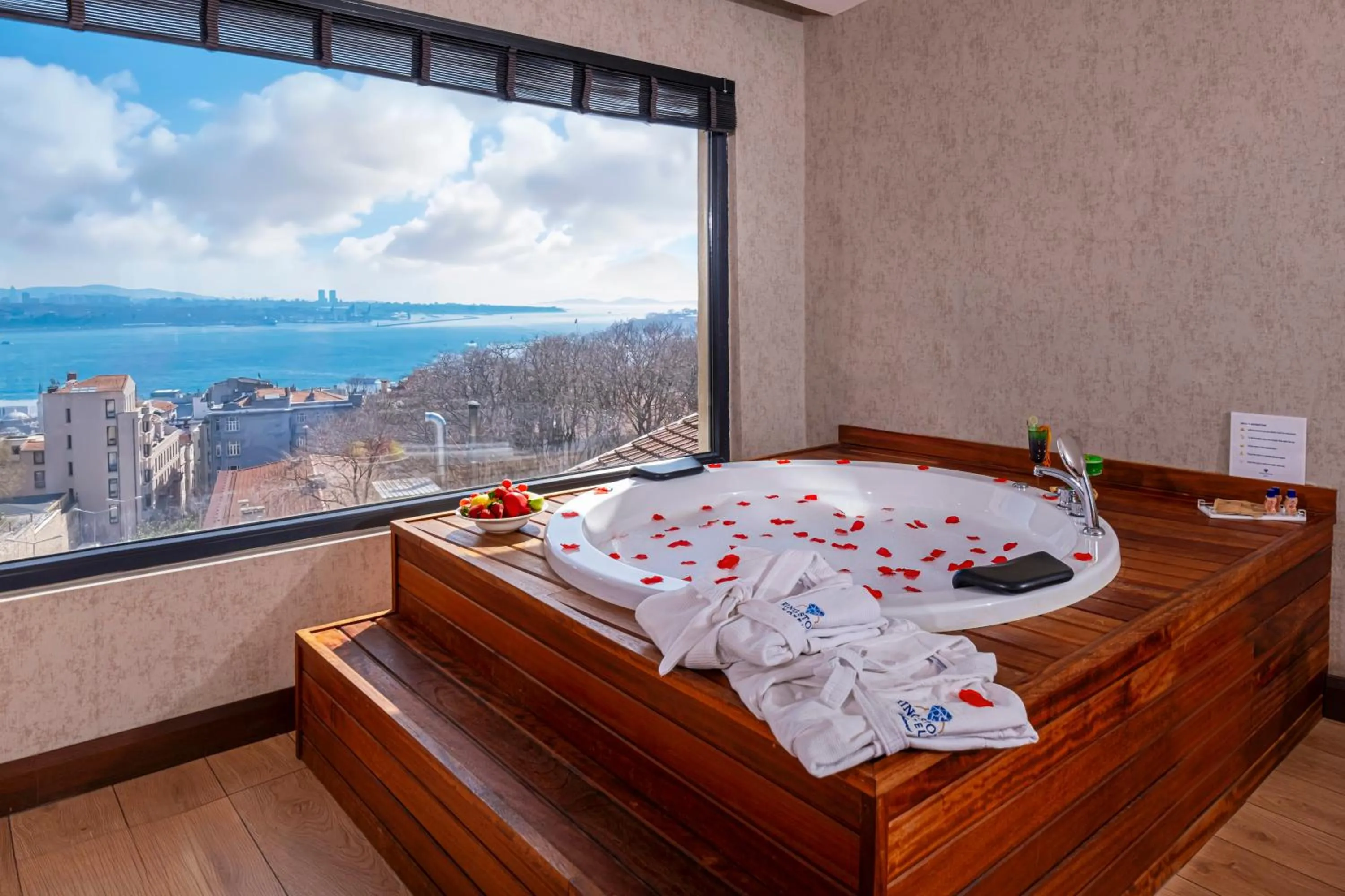 King Suite with Balcony in Ring Stone Hotels Bosphorus - Special Class