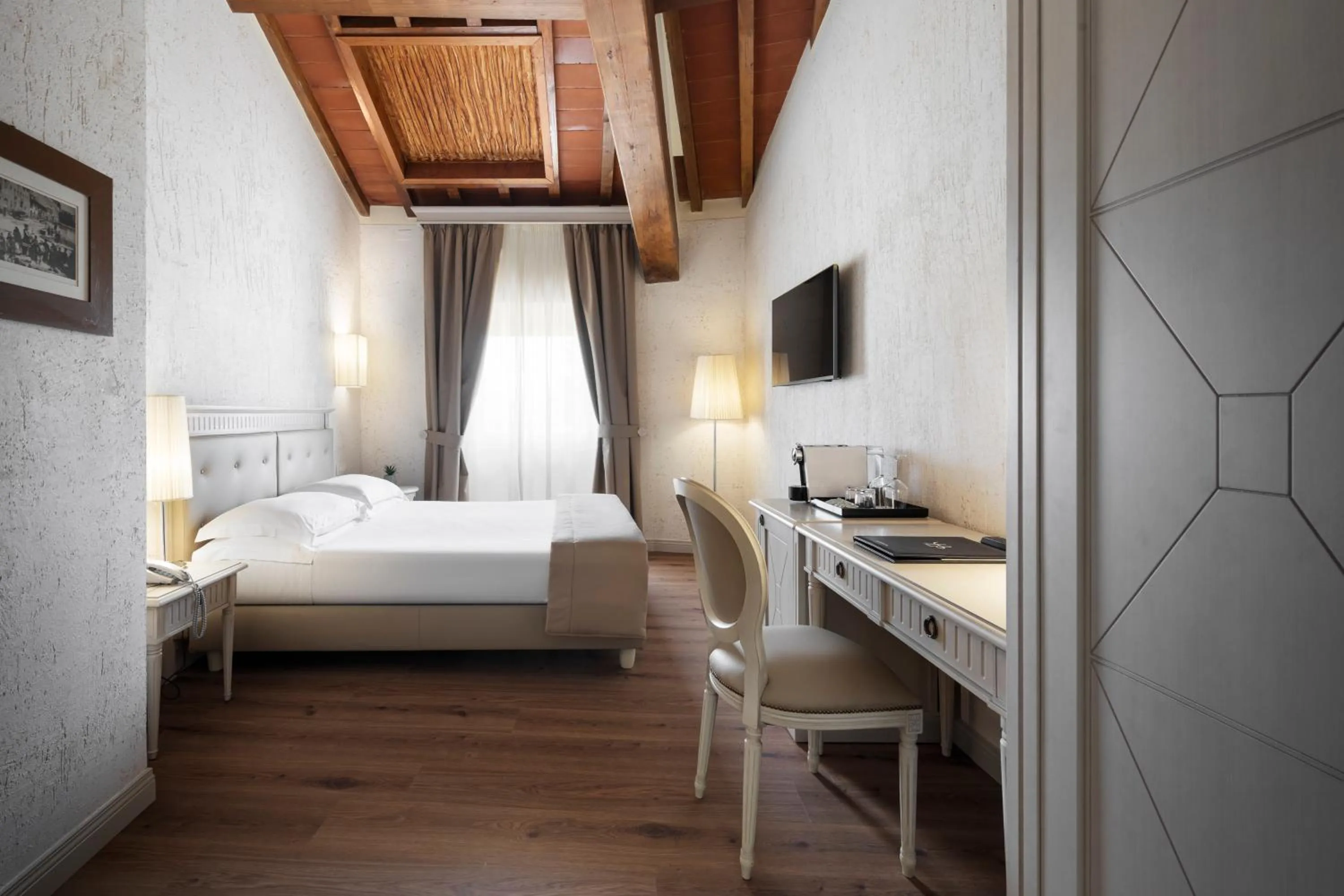 Standard Double Room in LHP Certaldo Resort