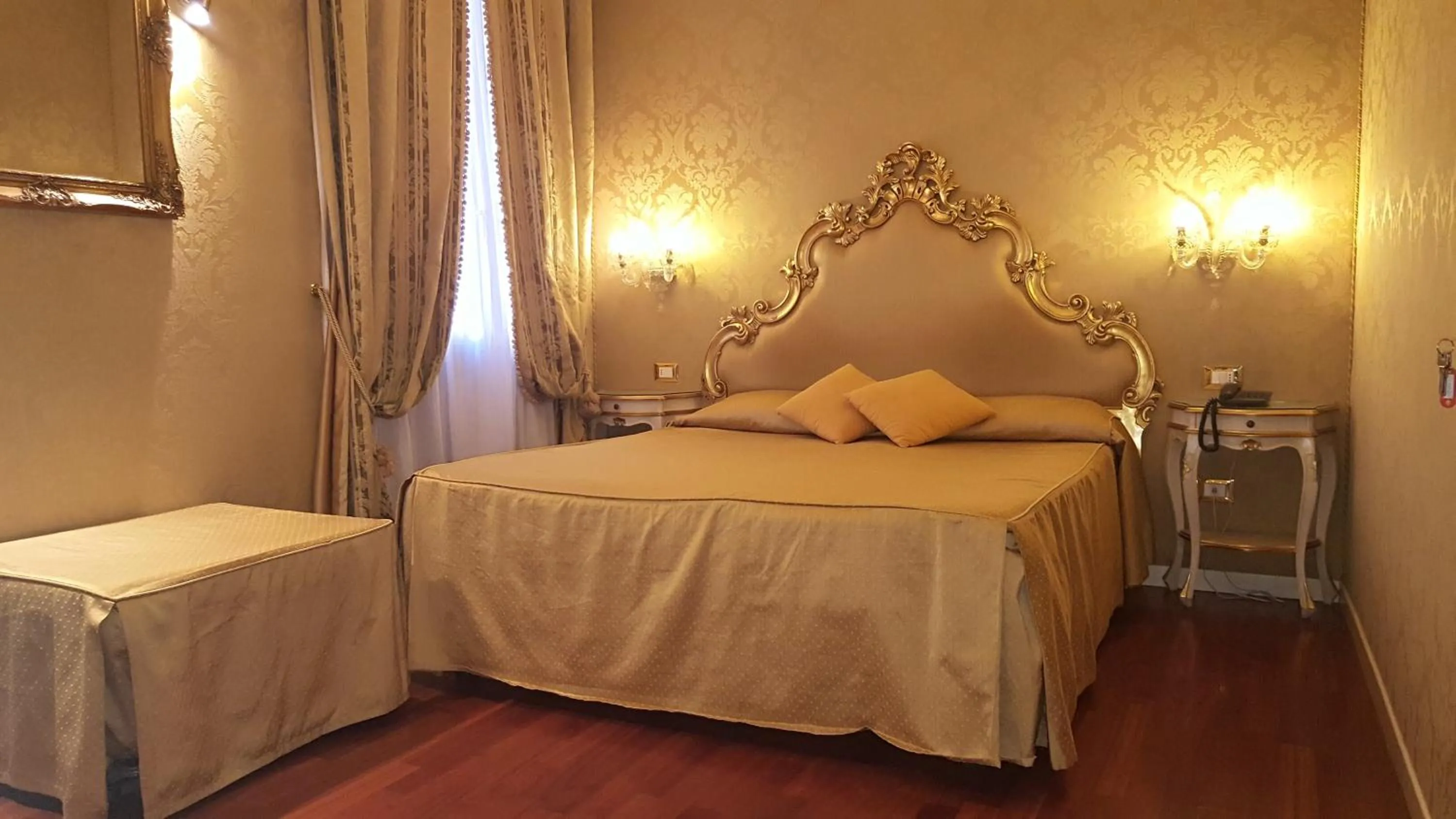 Double or Twin Room in Casa Pisani Canal
