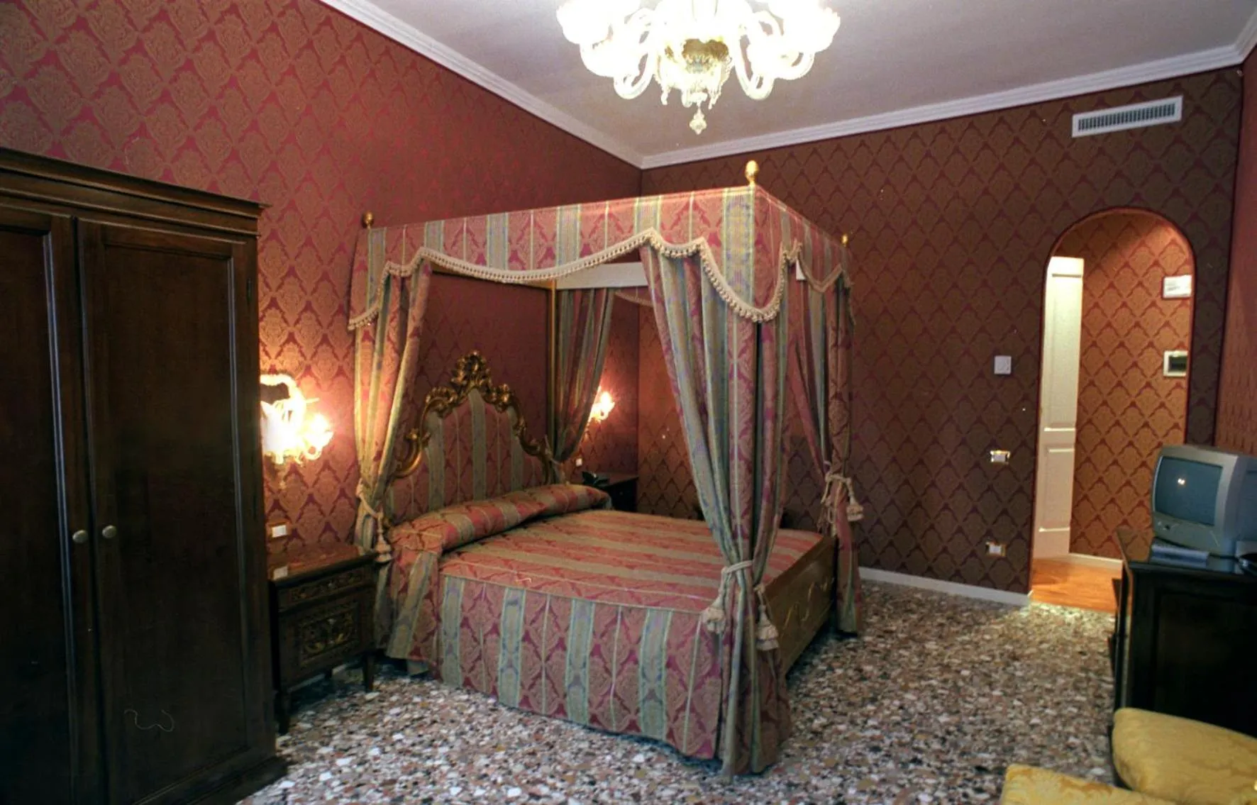 Junior Suite with Canal View (2 Adults) in Casa Pisani Canal