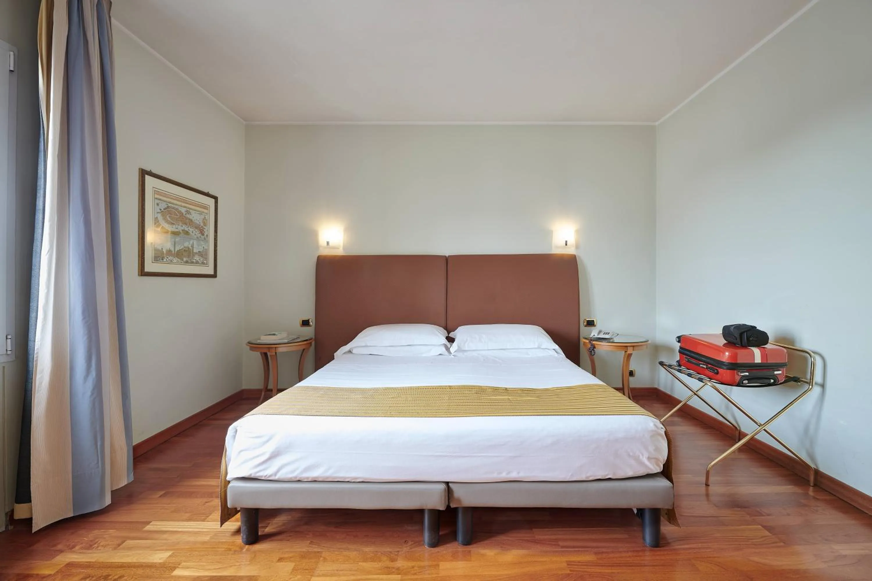 Classic Double or Twin Room - single occupancy in Hotel Plaza