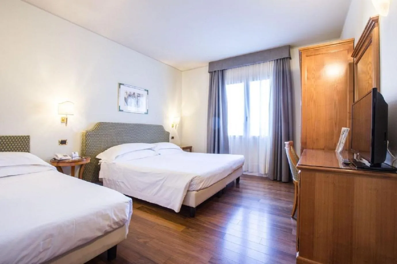 Classic Triple Room in Hotel Plaza