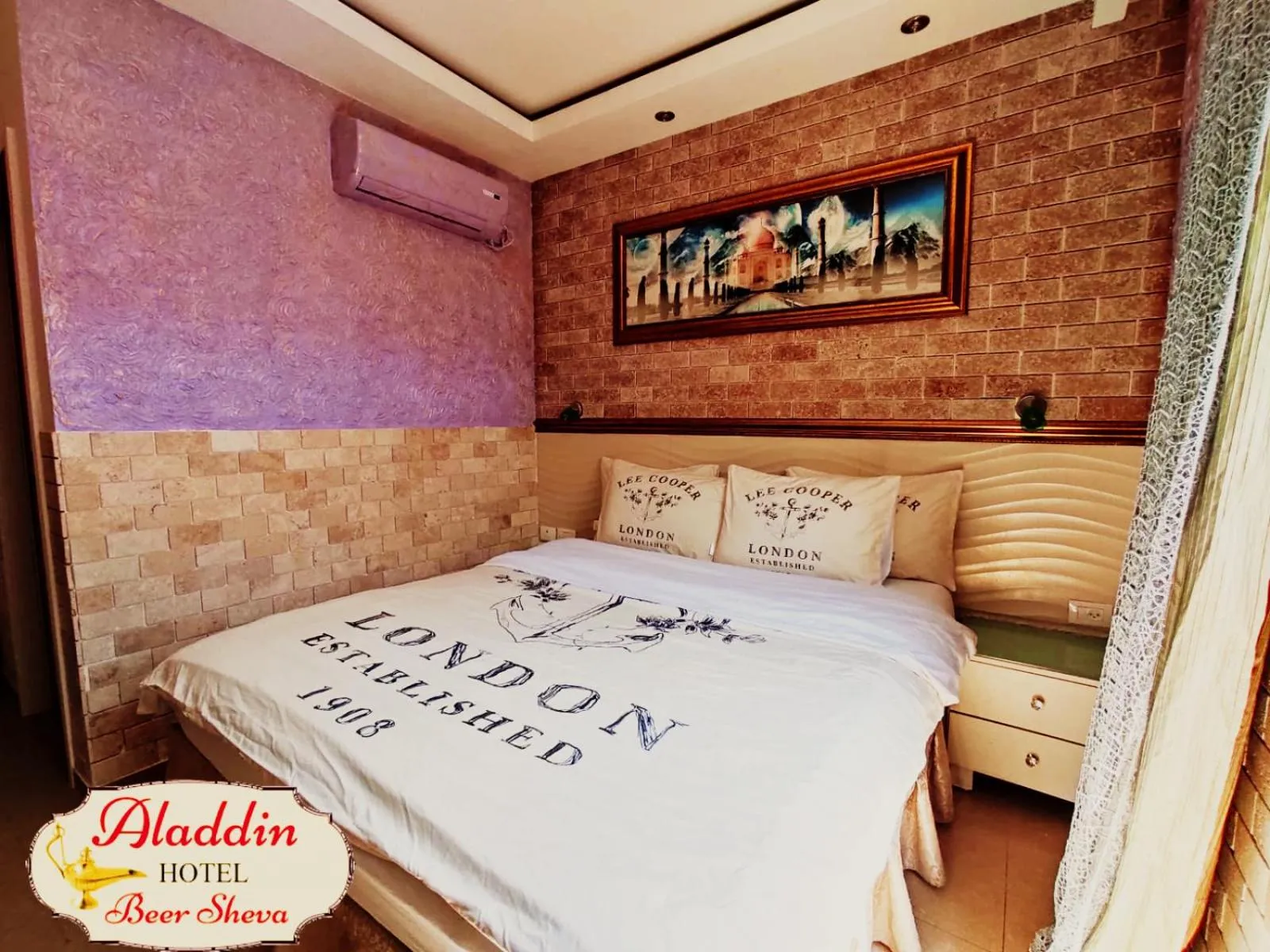 Double Room with Balcony in Aladdin Hotel Beer Sheva