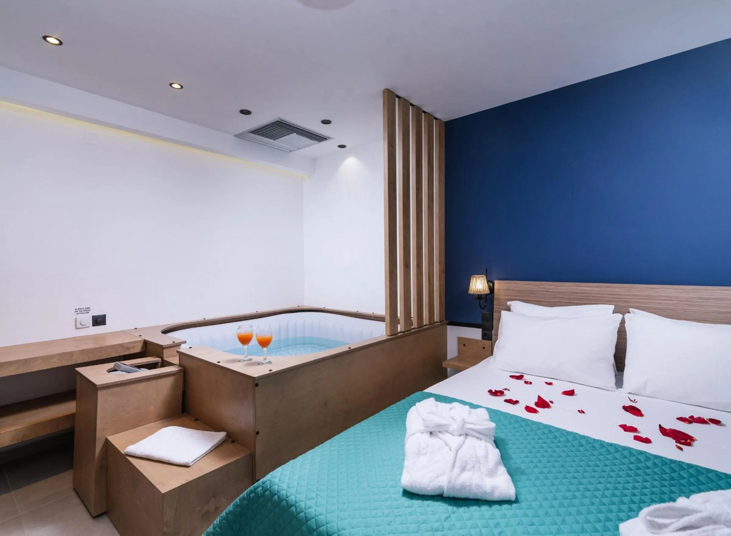 Suite with Hot Tub in Alcyone Studios and Apartments