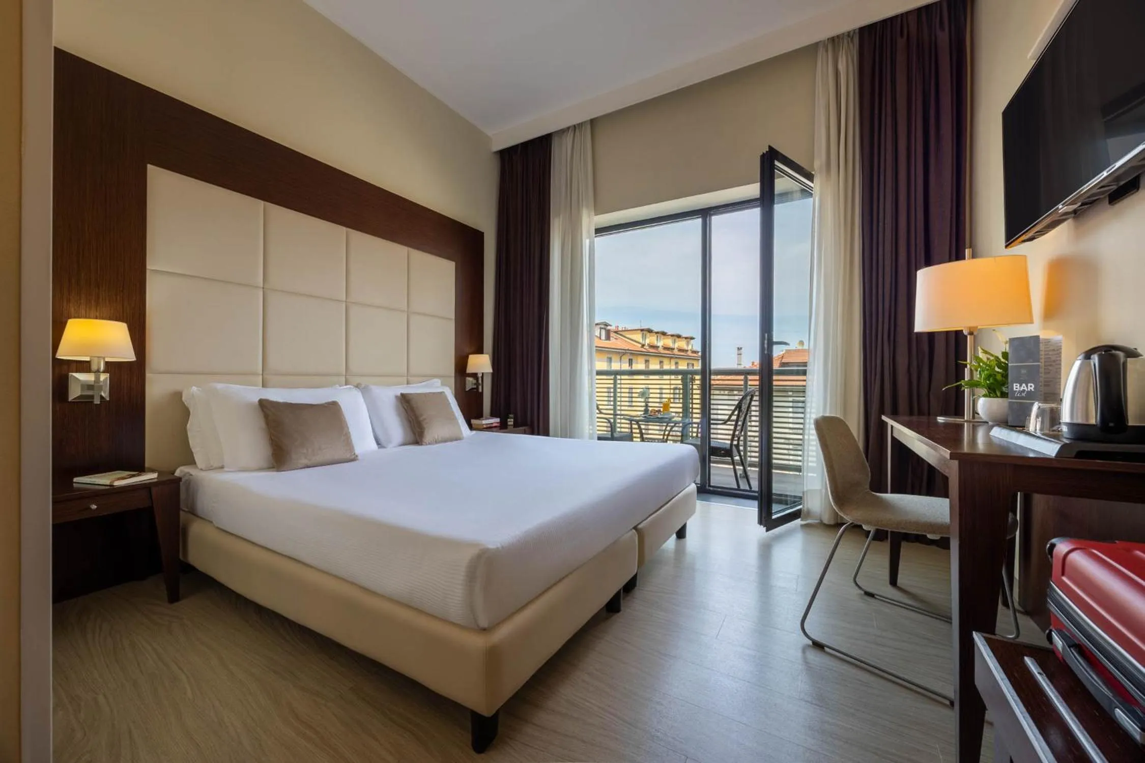 Superior Double Room in iH Hotels Milano Watt 13