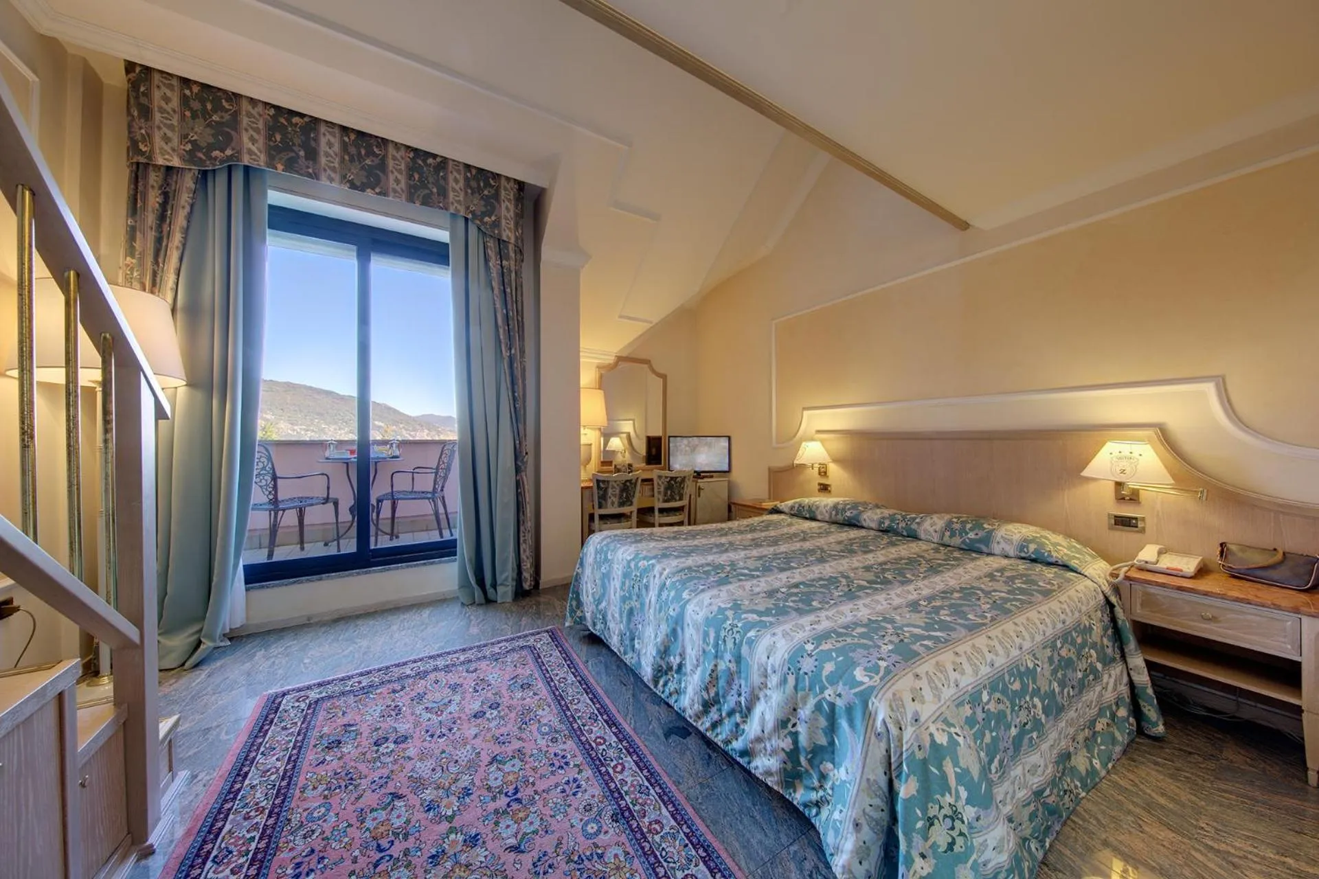 Quadruple Room with Lake View in Hotel Simplon