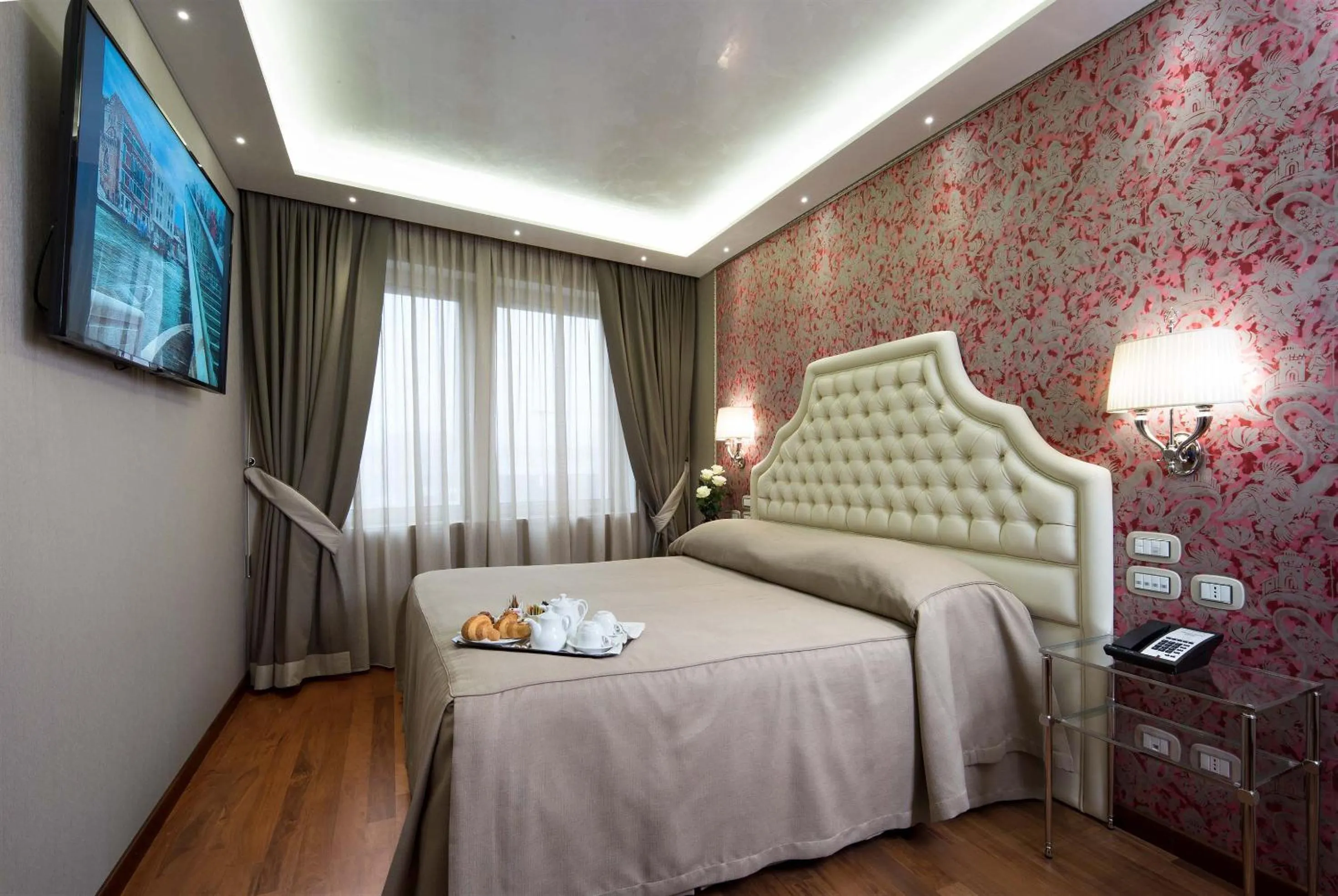 Suite with City View in Hotel Santa Chiara