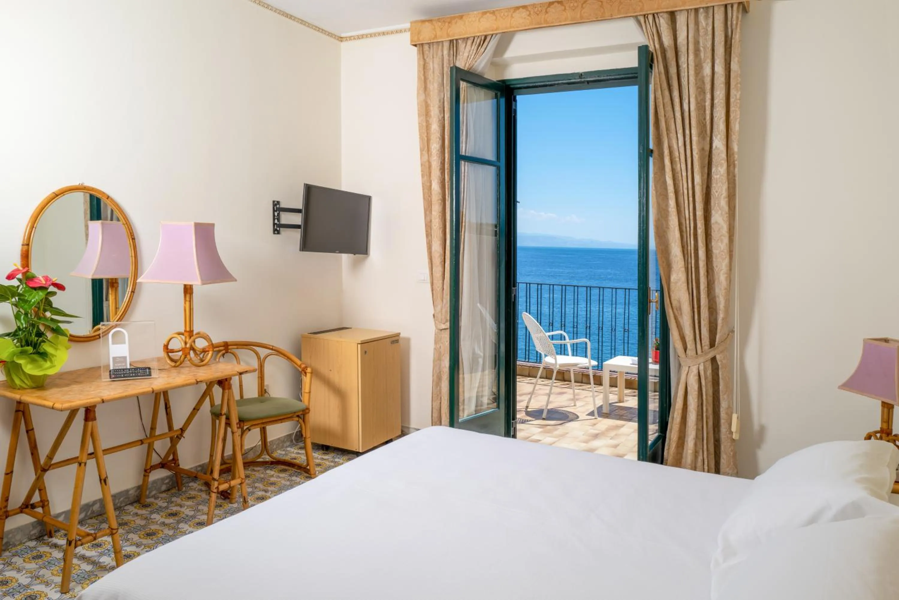 Superior Double or Twin Room with Sea View in Hotel Lido Mediterranee
