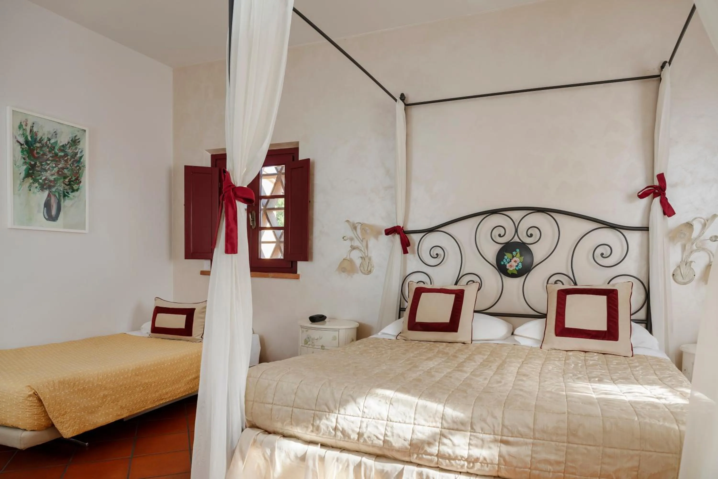 Triple Room in Hotel & Restaurant Casolare Le Terre Rosse