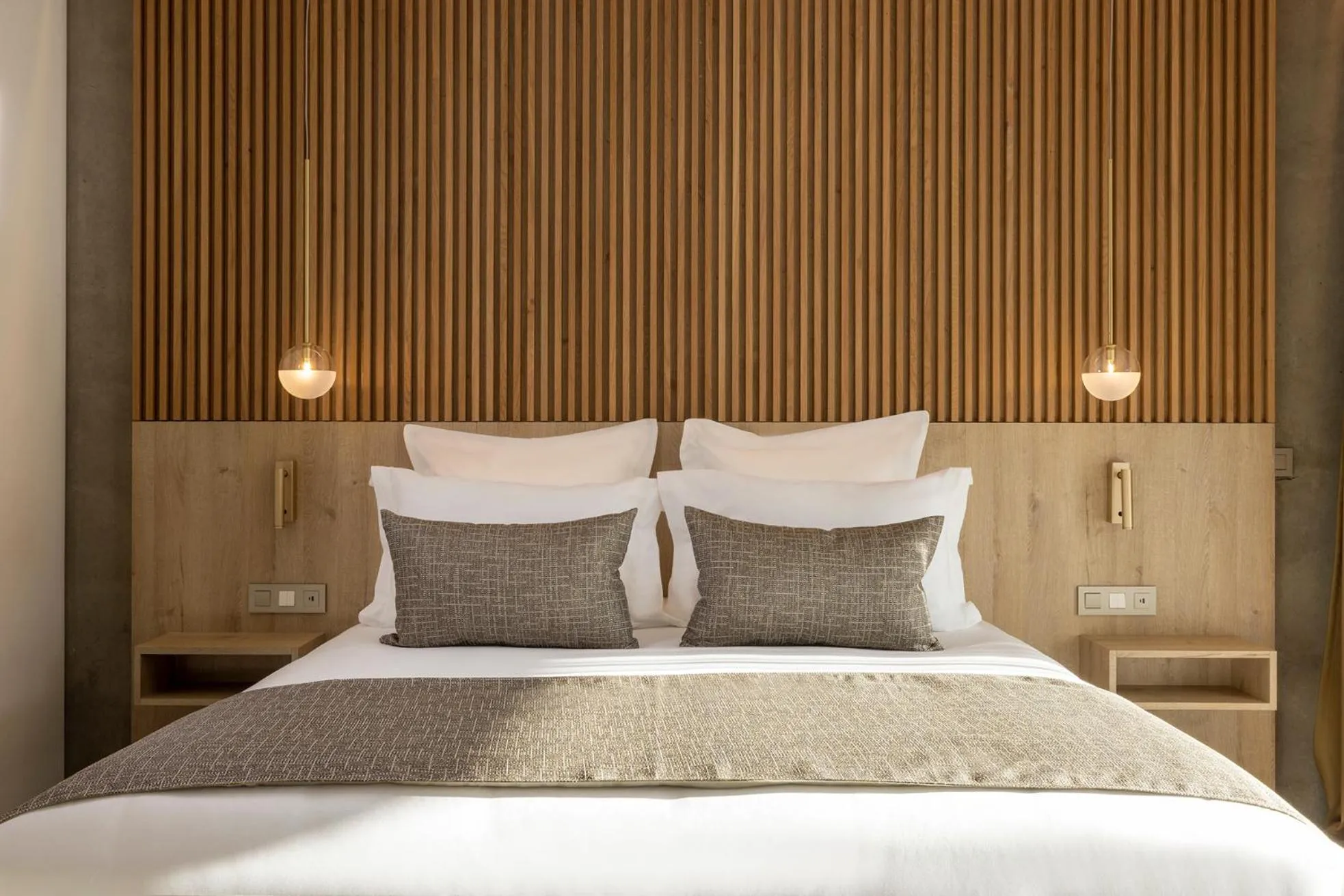 Double Room with Balcony - Backyard in Hôtel Spa Restaurant Villa Castellane