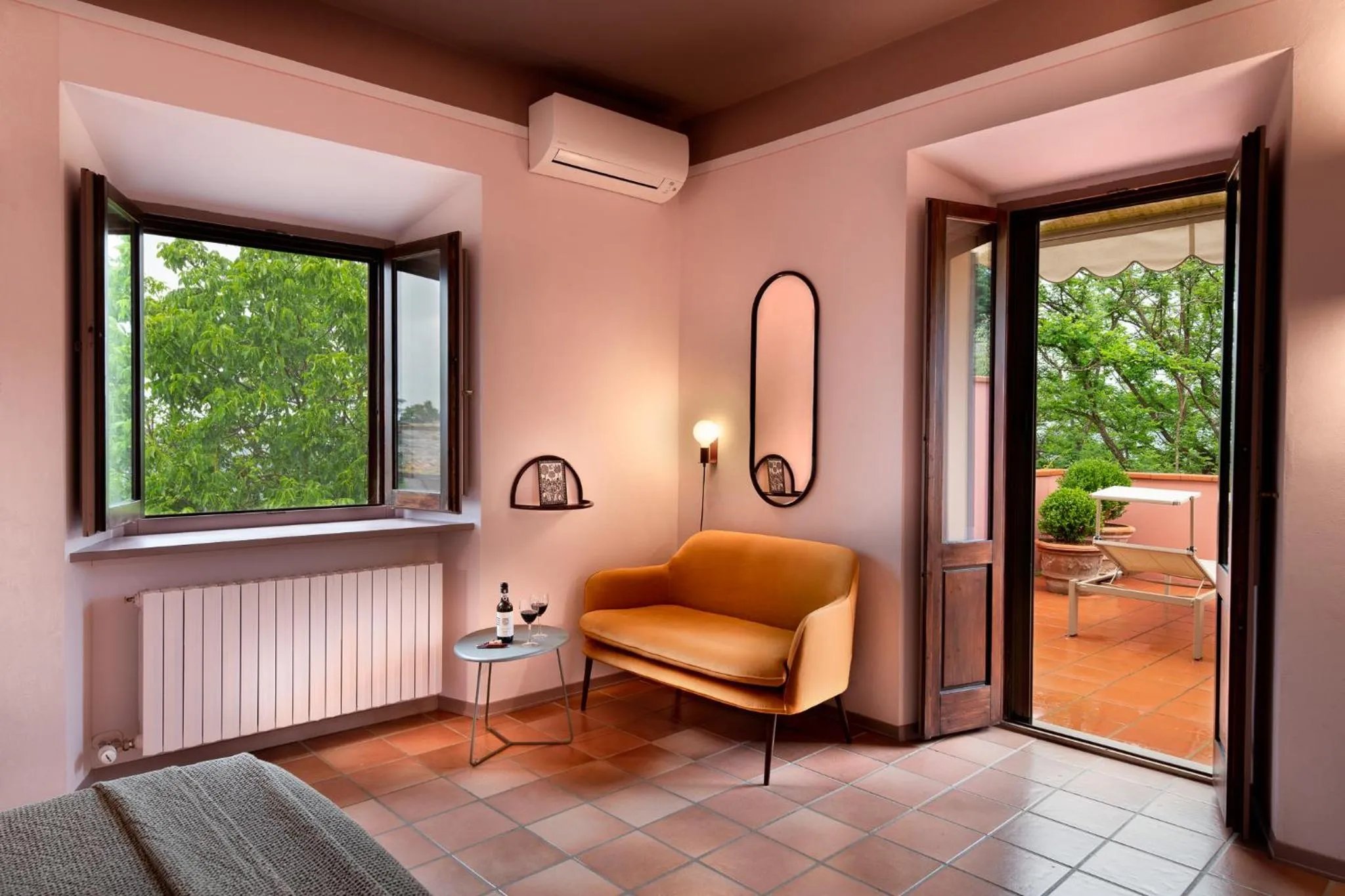 King Room with Balcony in La Pensione di Vignamaggio