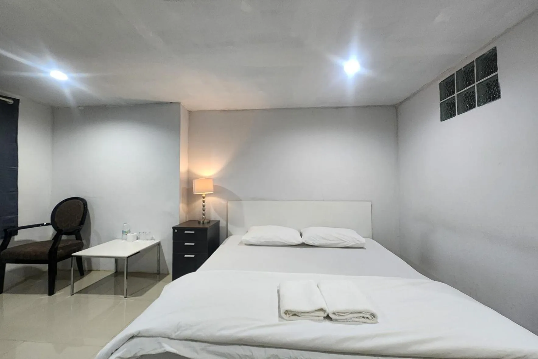 Budget Double Room in Freesia Bangphi Guest House