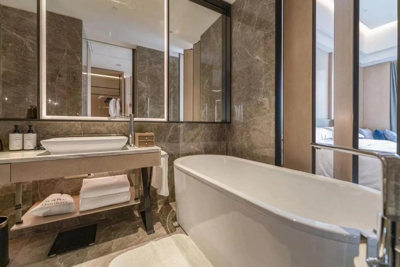 Classic King Room - Club Lounge Access in InterContinental Hangzhou Liangzhu by IHG