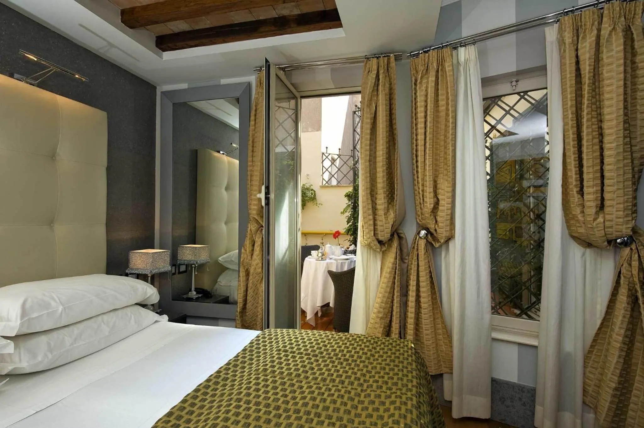 Double or Twin Room in Duca d'Alba Hotel - Chateaux & Hotels Collection