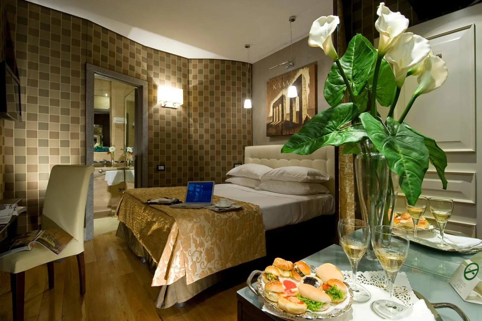 Small Double or Twin Room in Duca d'Alba Hotel - Chateaux & Hotels Collection