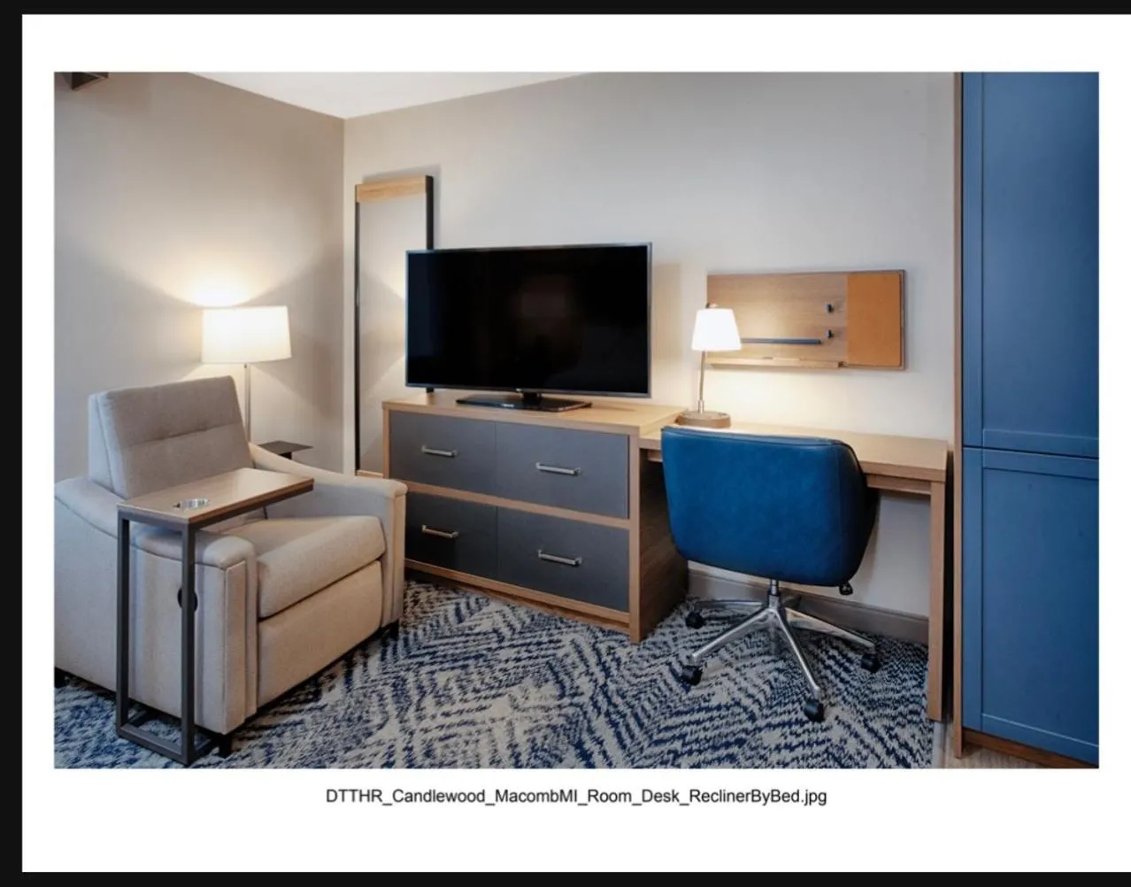 Studio Queen Suite with Walk In Shower in Candlewood Suites Detroit Sterling Heights by IHG