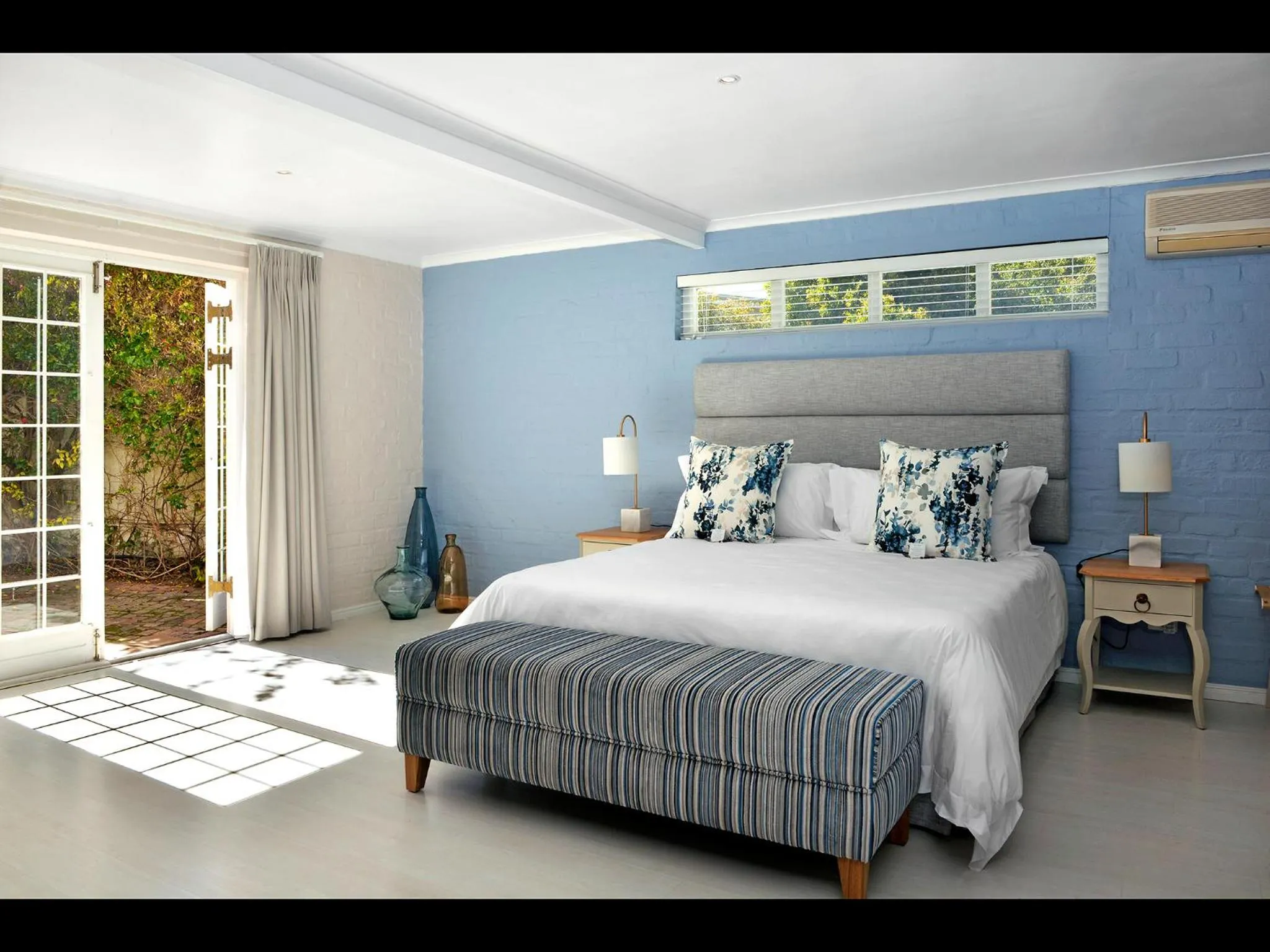 Superior King Room in Mirabelle Guesthouse