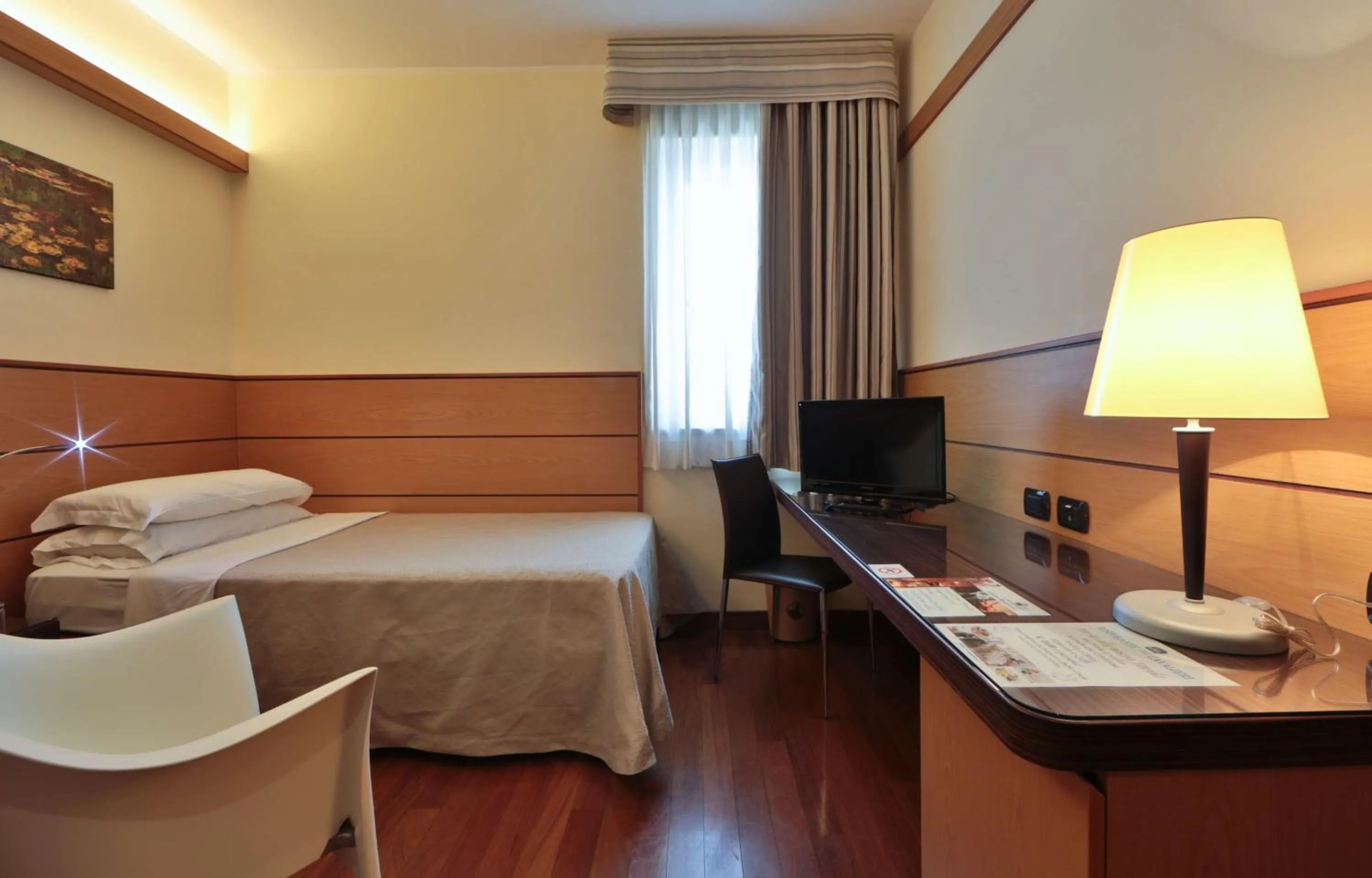 Economy Single Room in Best Western Hotel Dei Cavalieri