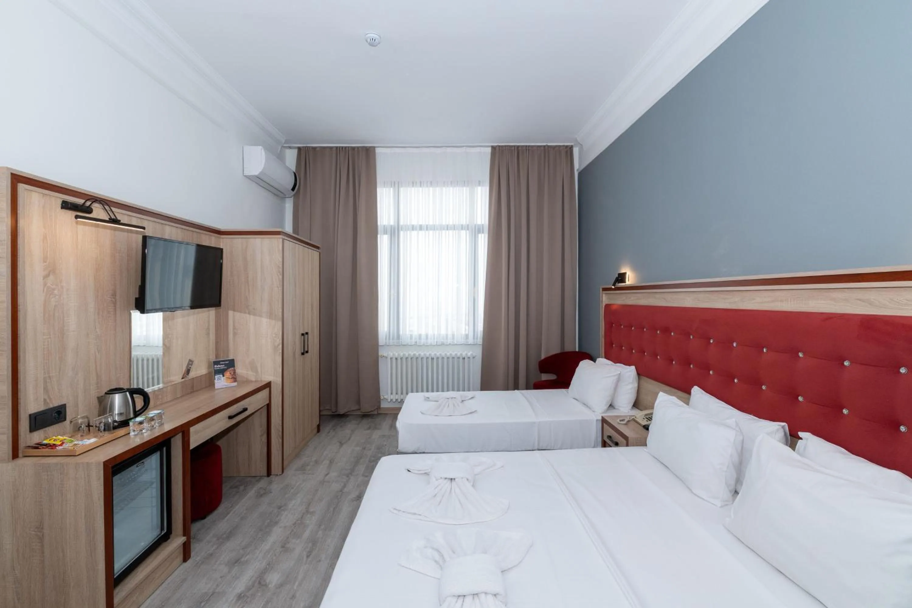 Triple Room with Balcony in Olimpic Hotel