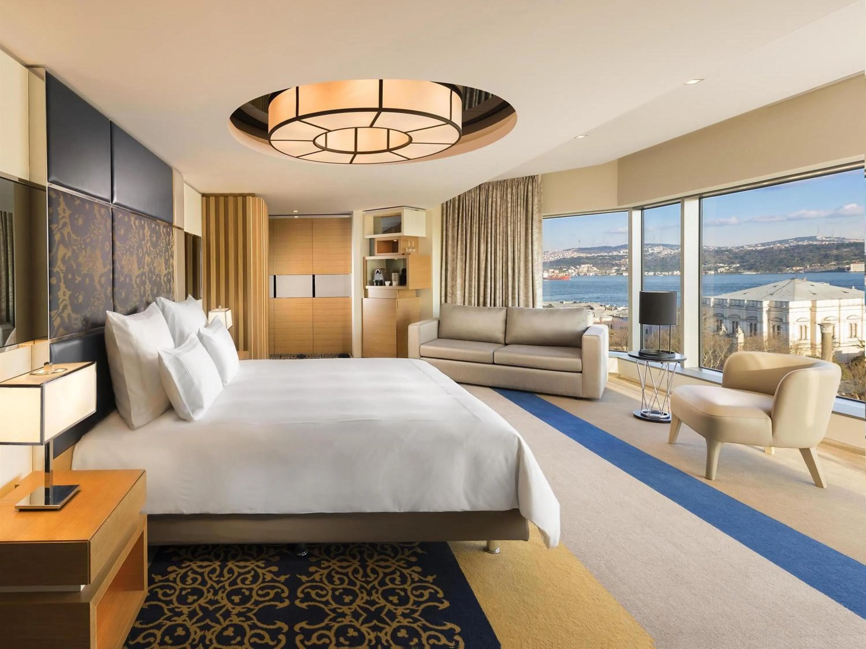 Swiss Executive Corner King Room with Bosphorus View in Swissotel The Bosphorus Istanbul