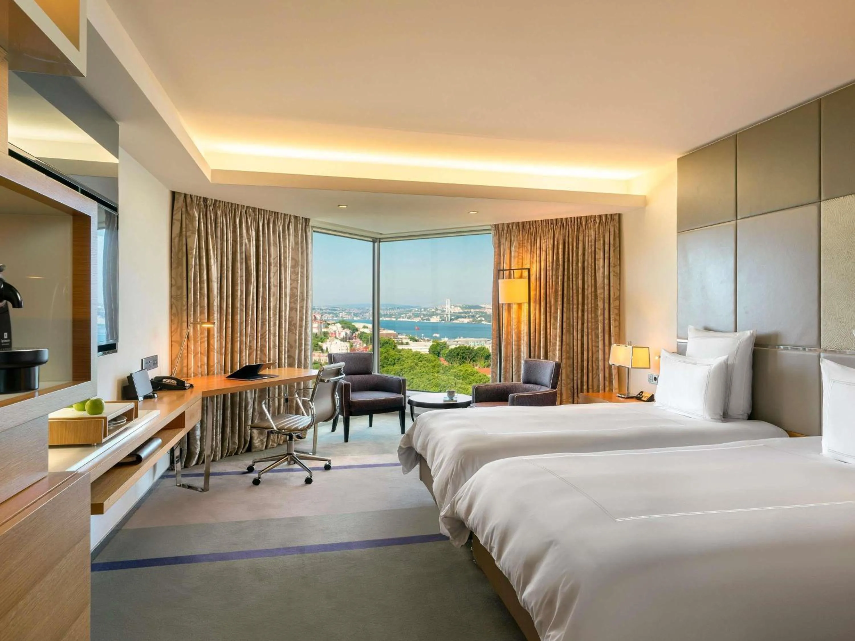 Swiss Executive Twin Room with Bosphorus View in Swissotel The Bosphorus Istanbul