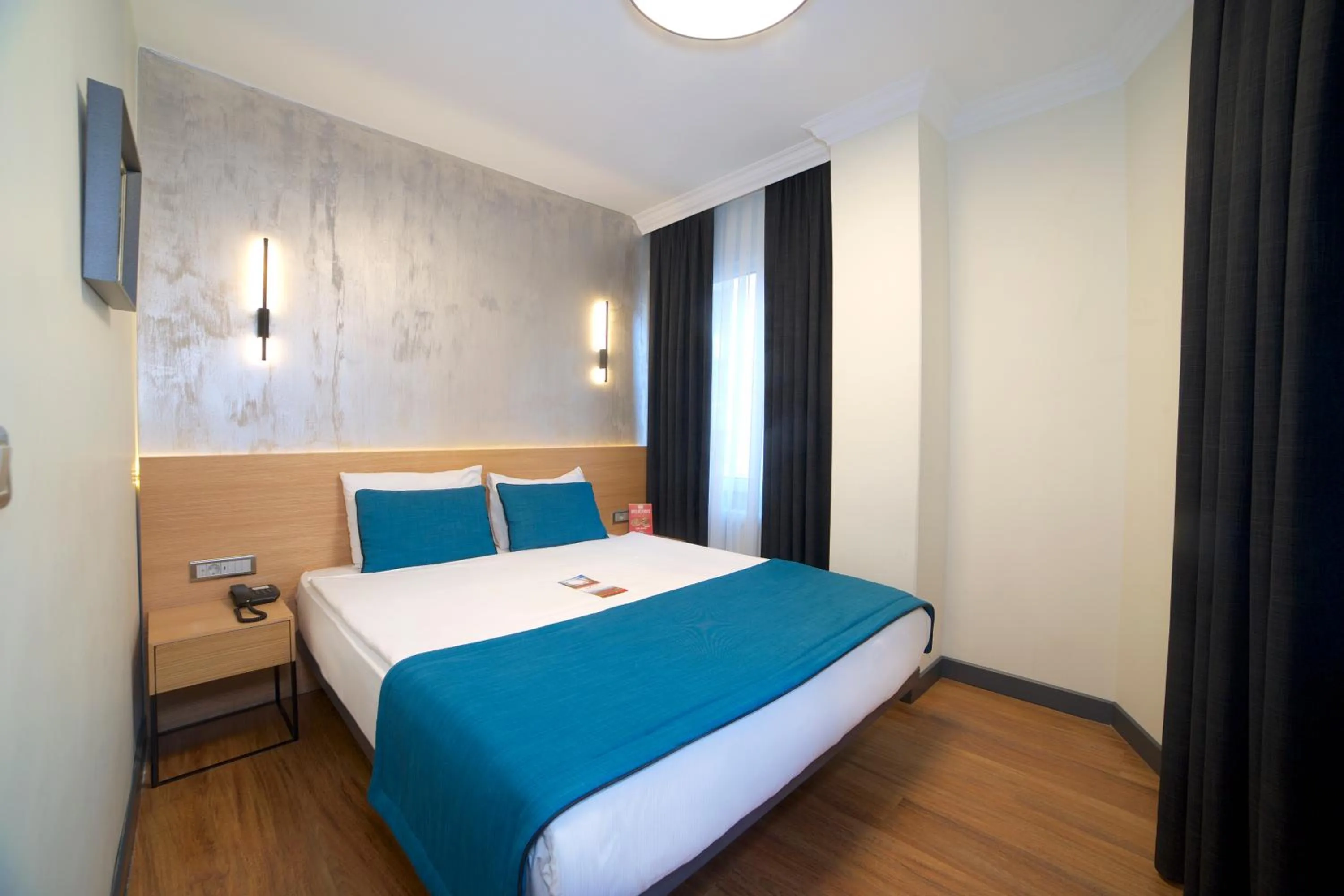 Suite with Balcony in Barin Hotel