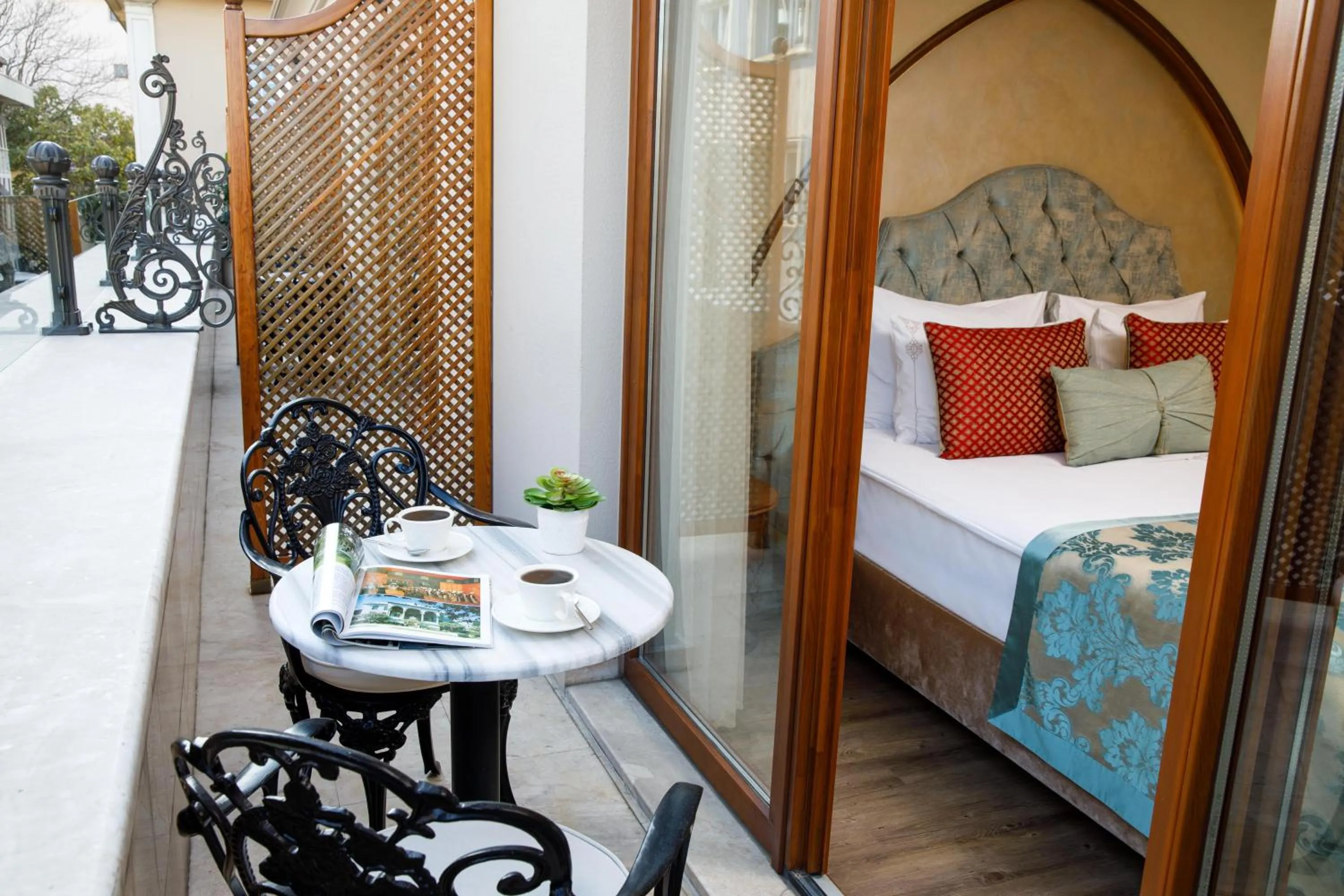 Deluxe Double Room with Terrace in Romance Istanbul Hotel Boutique Class
