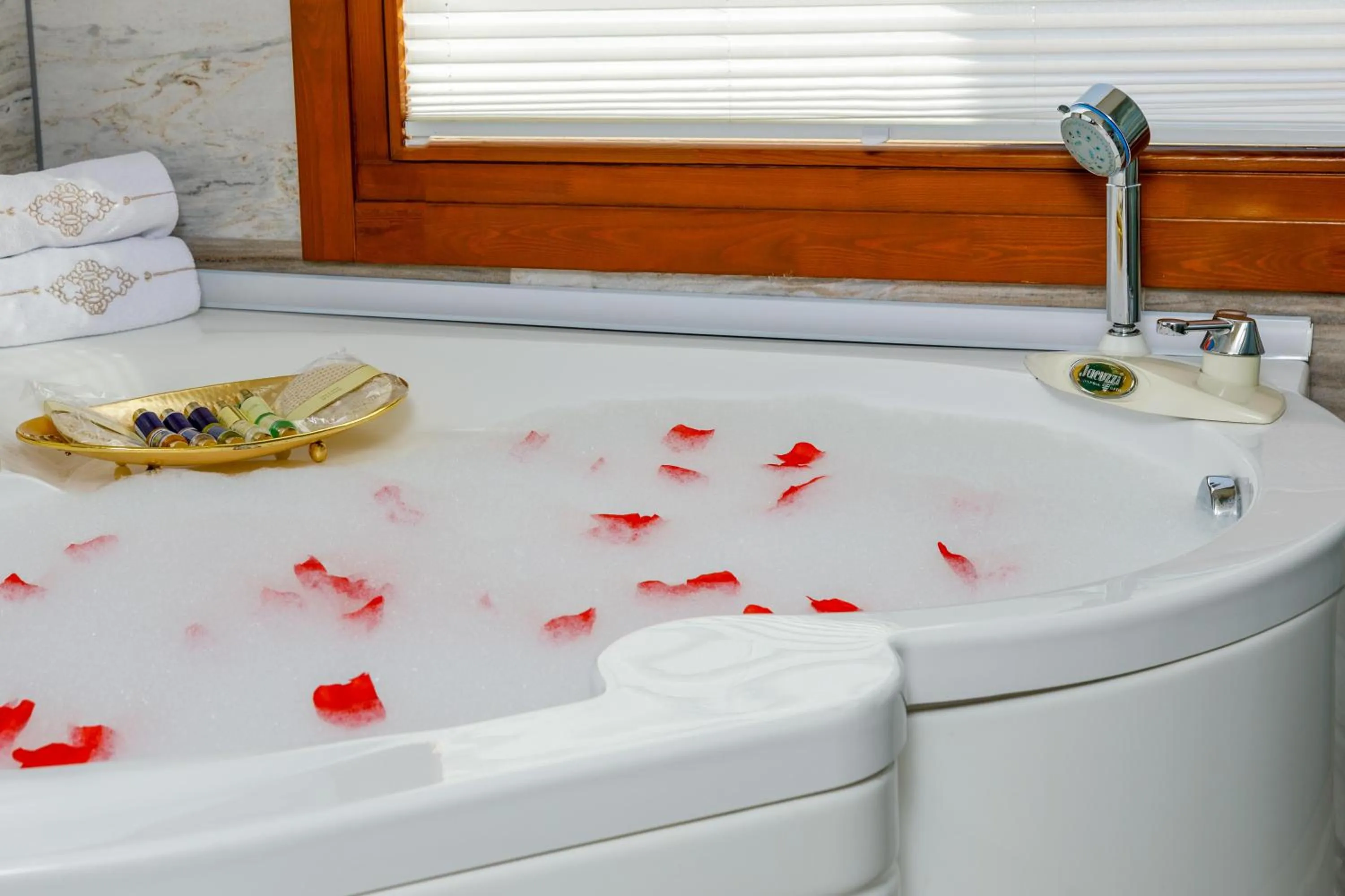 Suite with Hot Tub in Romance Istanbul Hotel Boutique Class