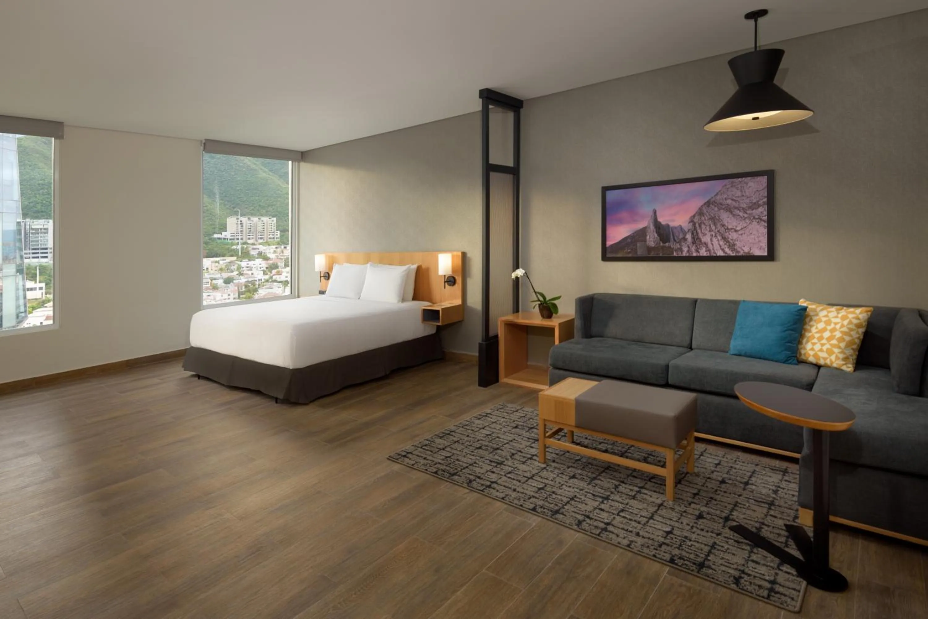 King Room with Sofa Bed and Accessible Tub - Disability Access in Hyatt Place Monterrey Valle