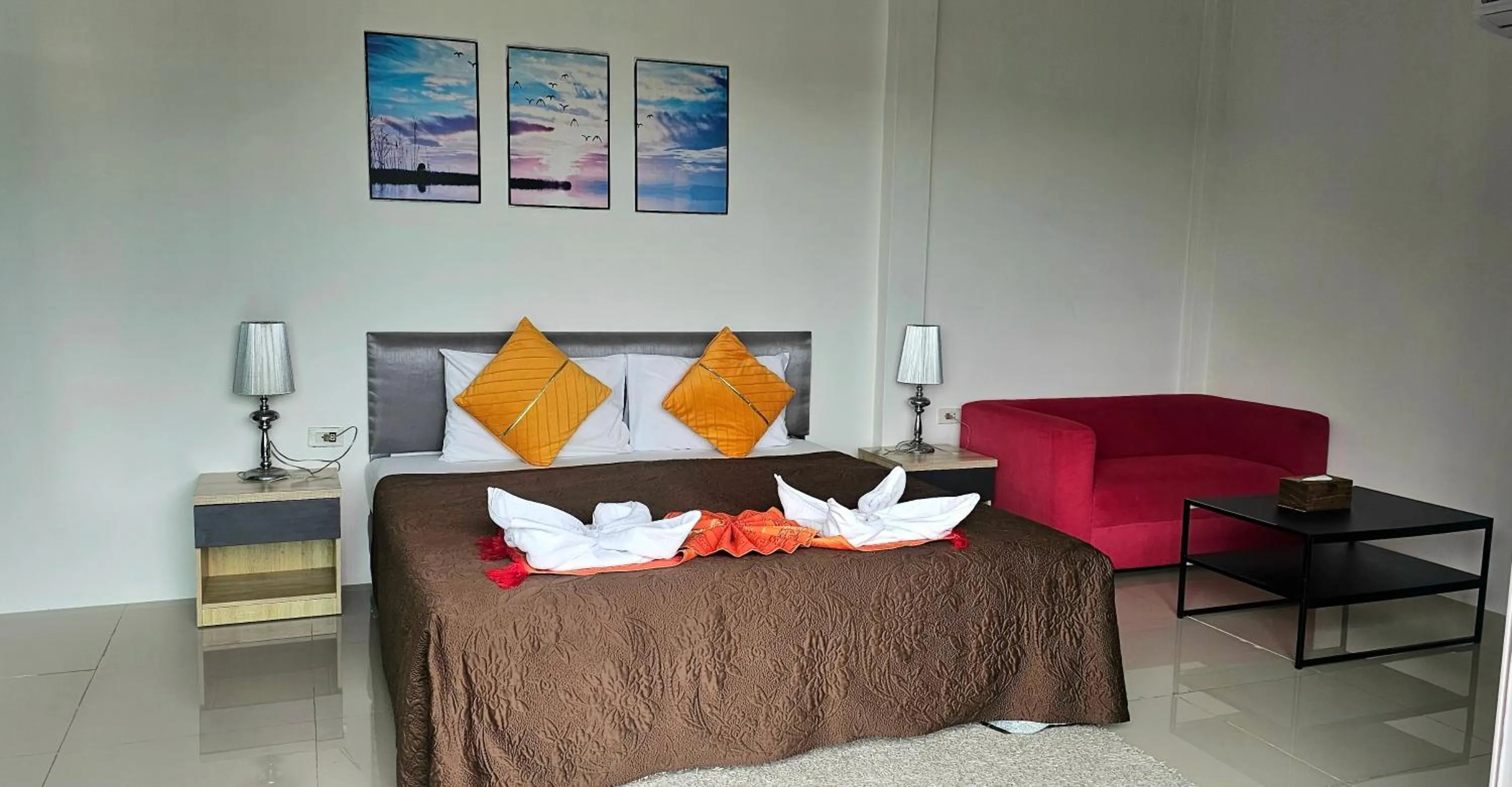 Penthouse Suite in AM Surin Place - SHA Extra Plus