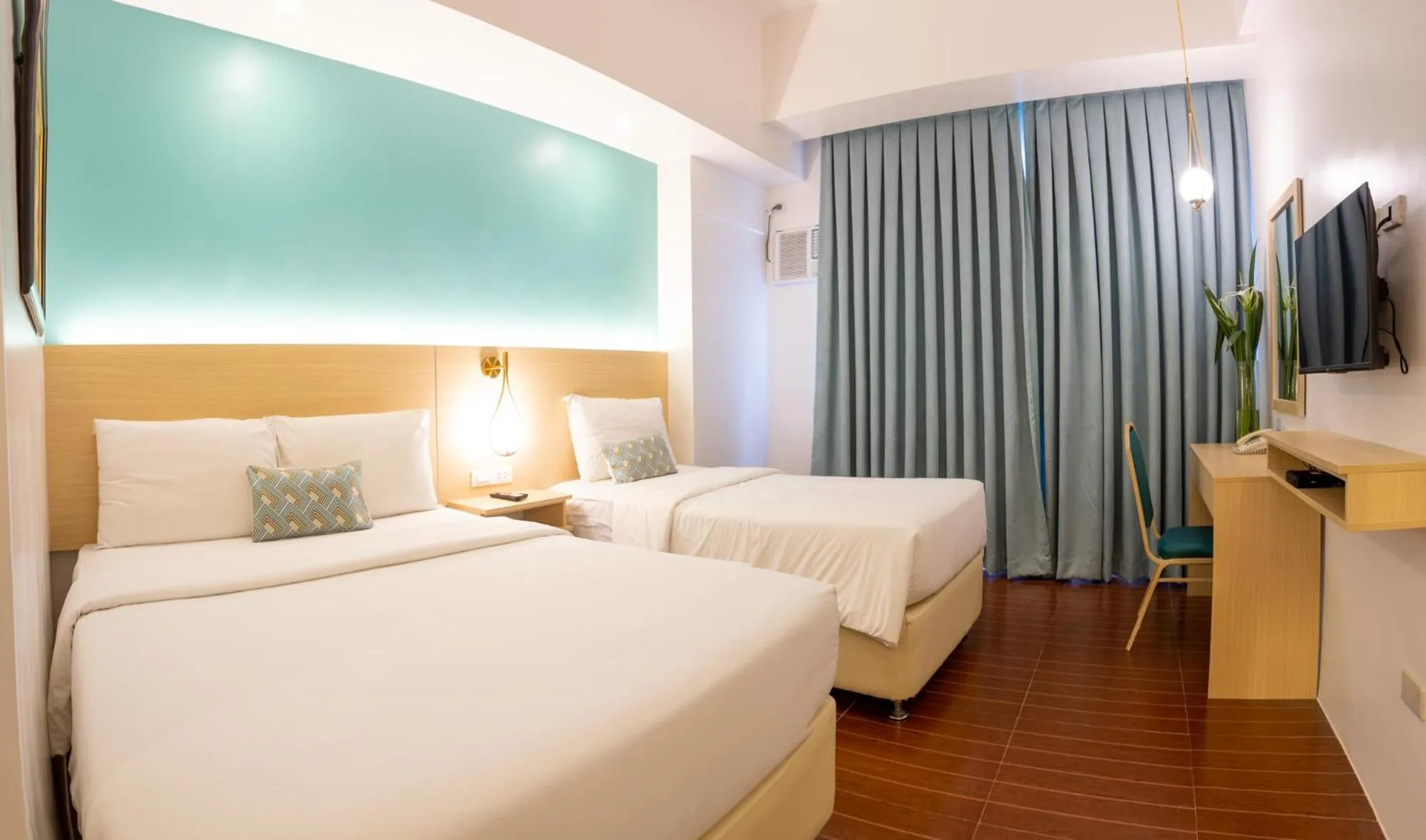 Superior Deluxe Room in Allure Hotel & Suites