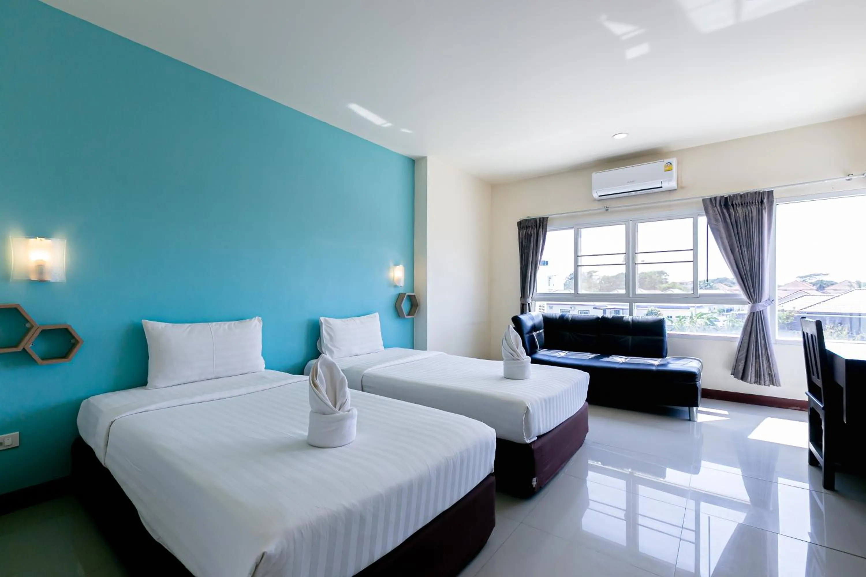 Twin Room in Panwalee Hotel