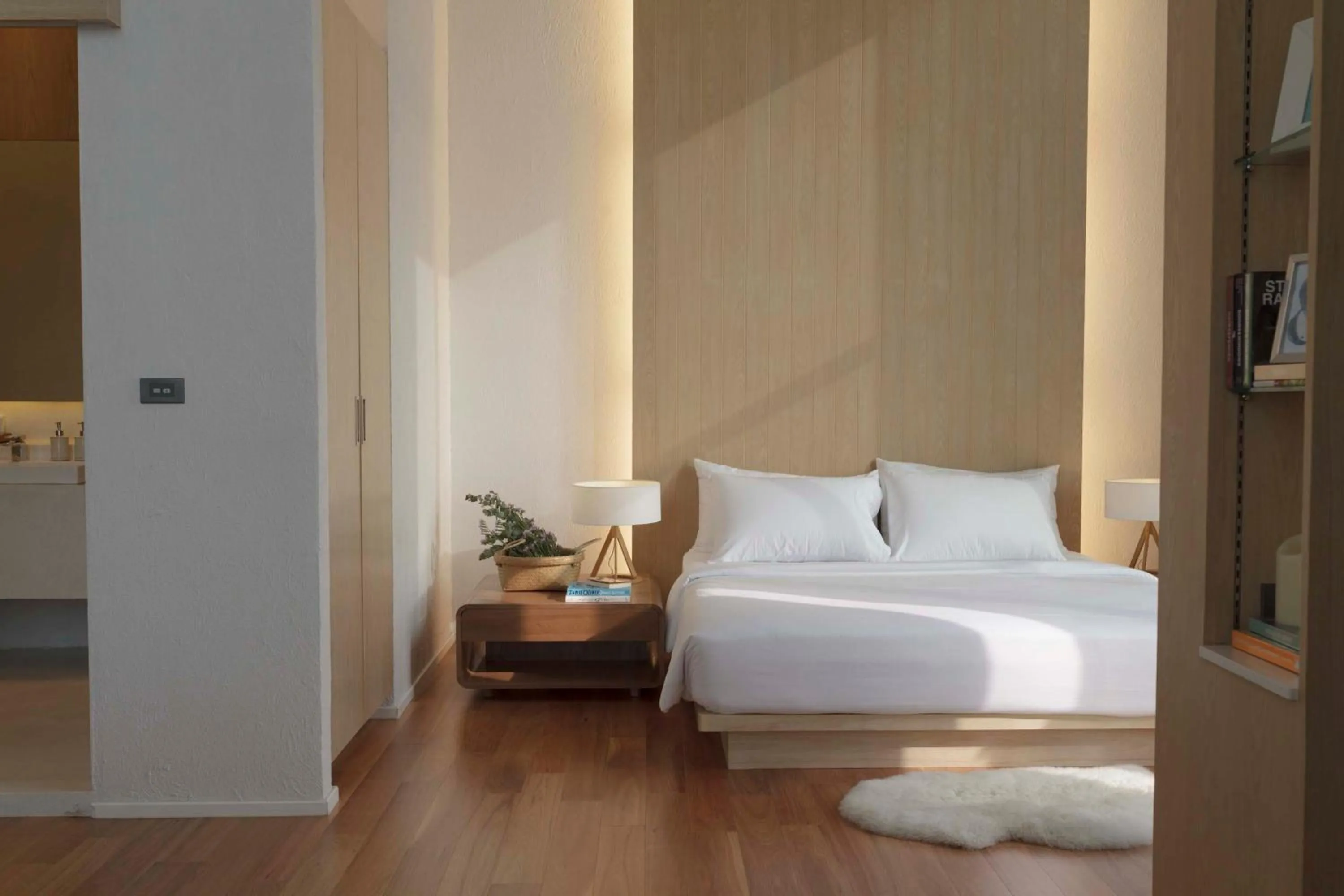 Quadruple Room with Sea View in Balcony Seaside Sriracha Hotel & Serviced Apartments