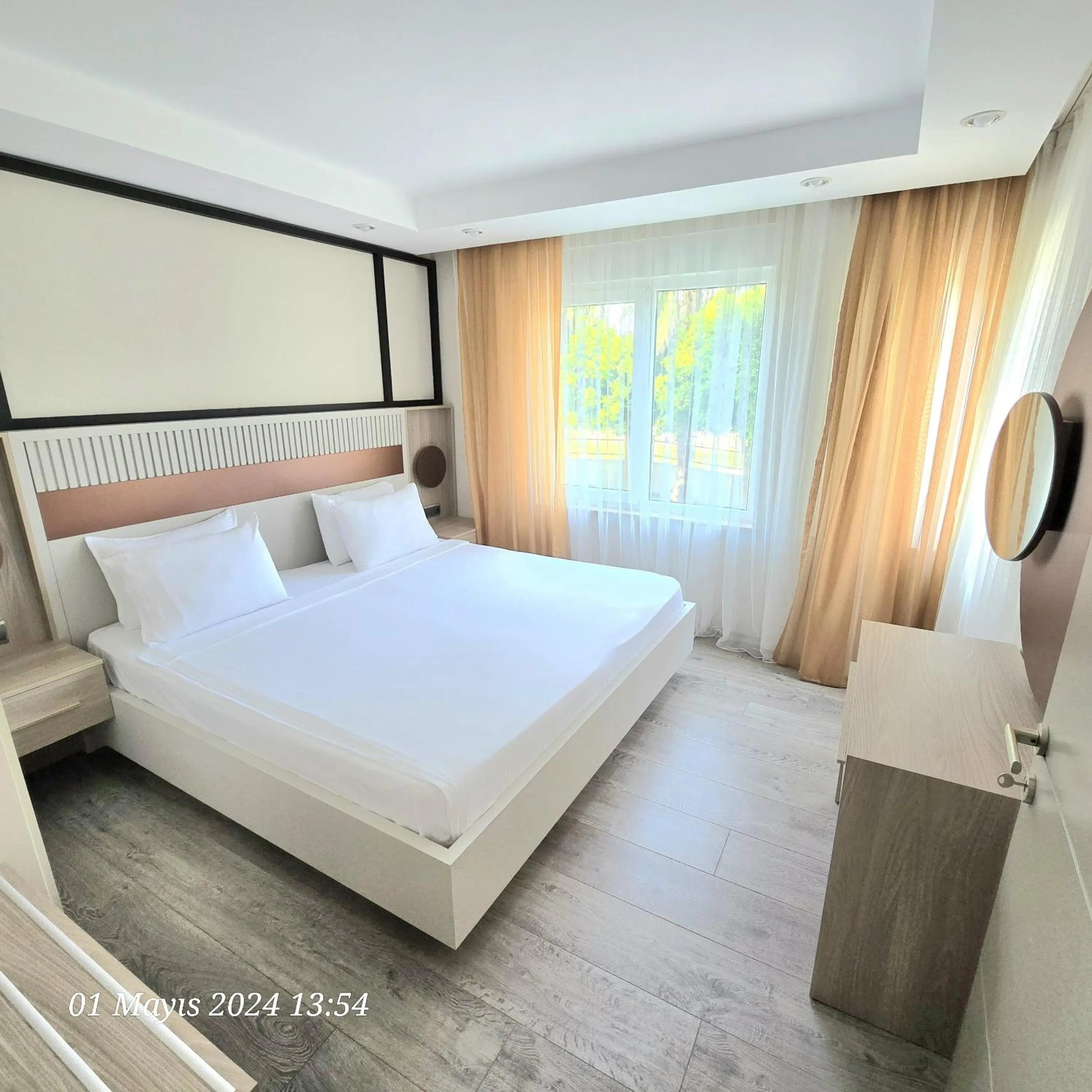 Deluxe Triple Room in River Park Residence Lara