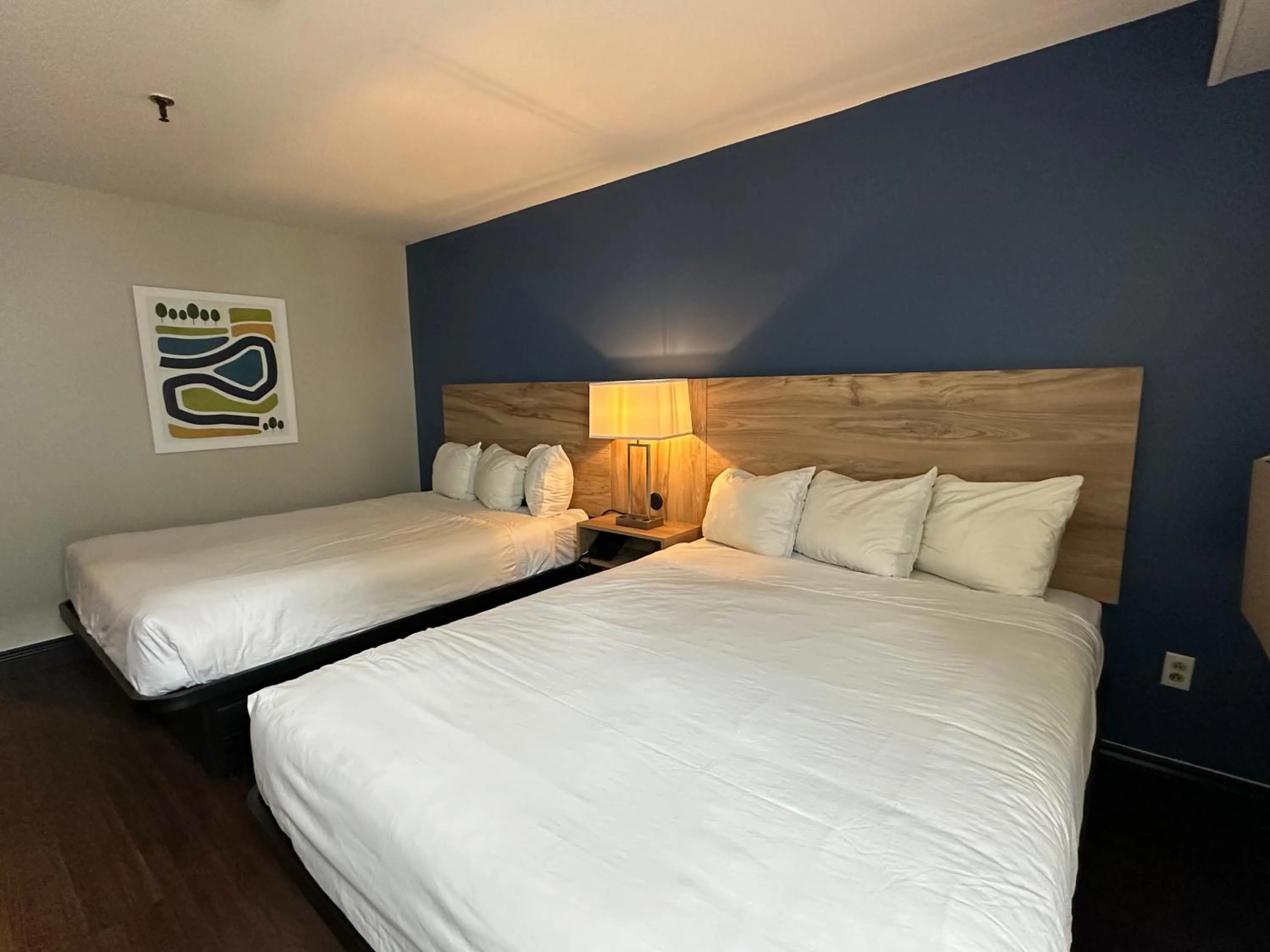 Quadruple Room with Two Queen Beds - Non Smoking in Hearthstone Inn Sydney