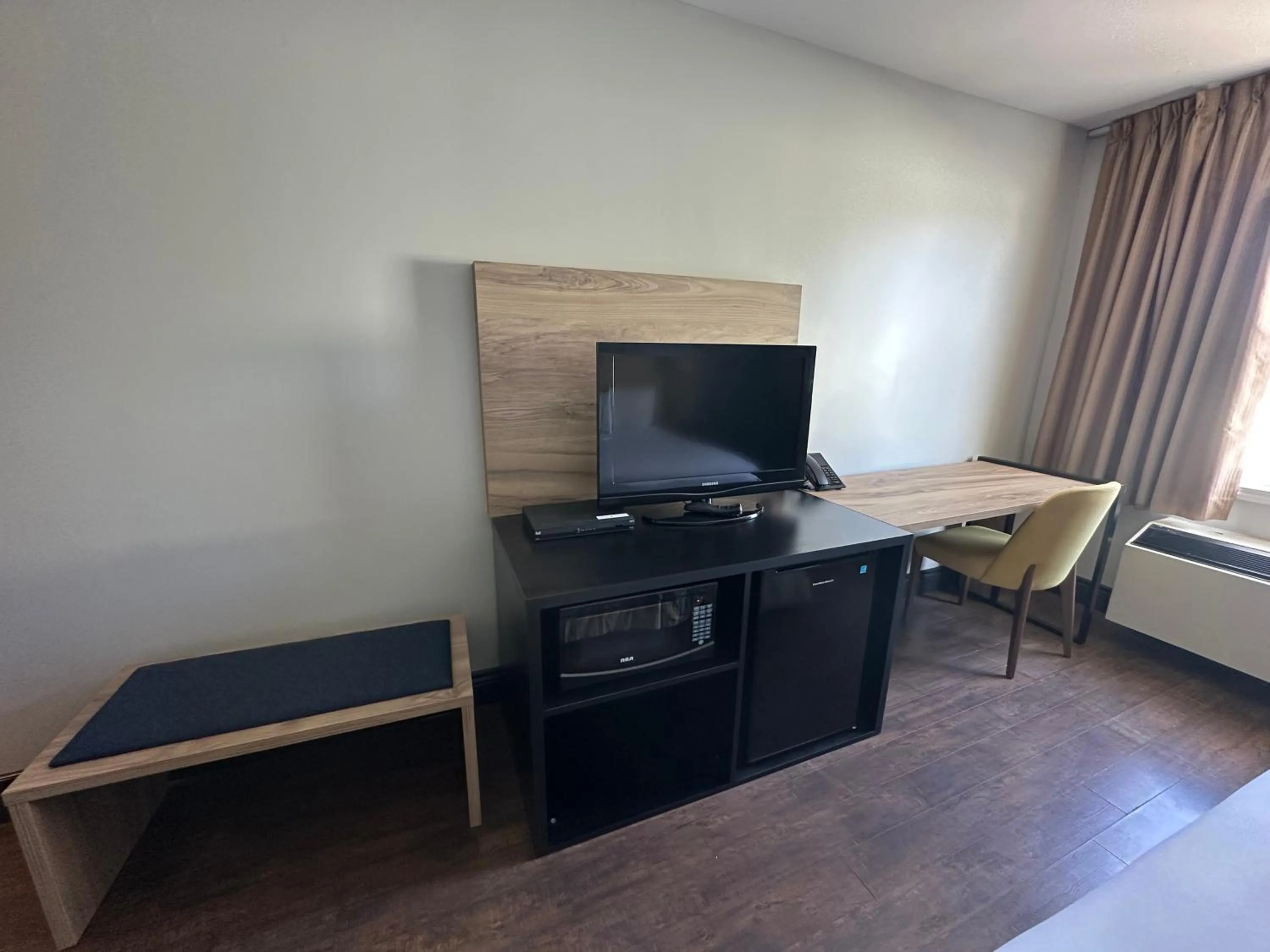 Queen Room - Accessible/Non-Smoking in Hearthstone Inn Sydney