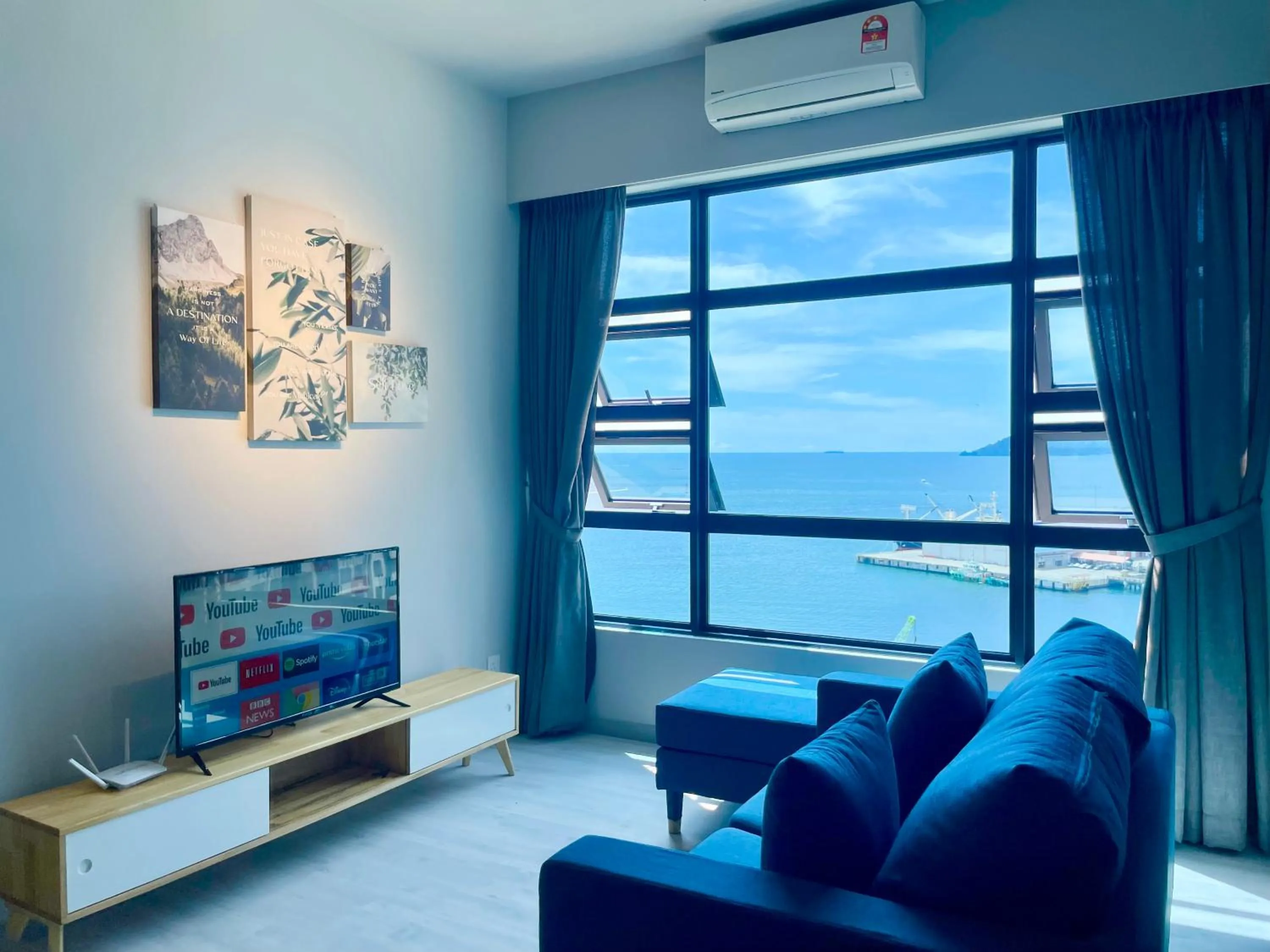 Apartment with Sea View in Sunset Seaview Vacation Condos @ Jesselton Quay