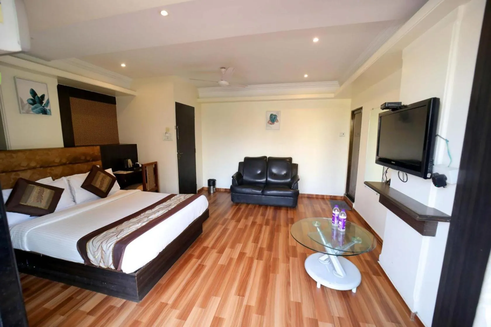 Superior Double Room - single occupancy in PANCHVATI RESIDENCY ANDHERI WEST