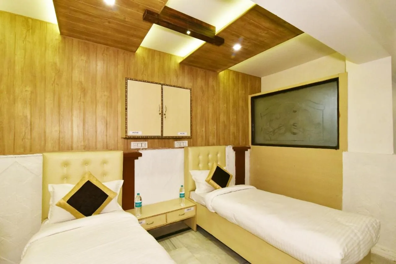 Single Bed in Dormitory Room in Hotel sallow International-Hotel Near Golden Temple