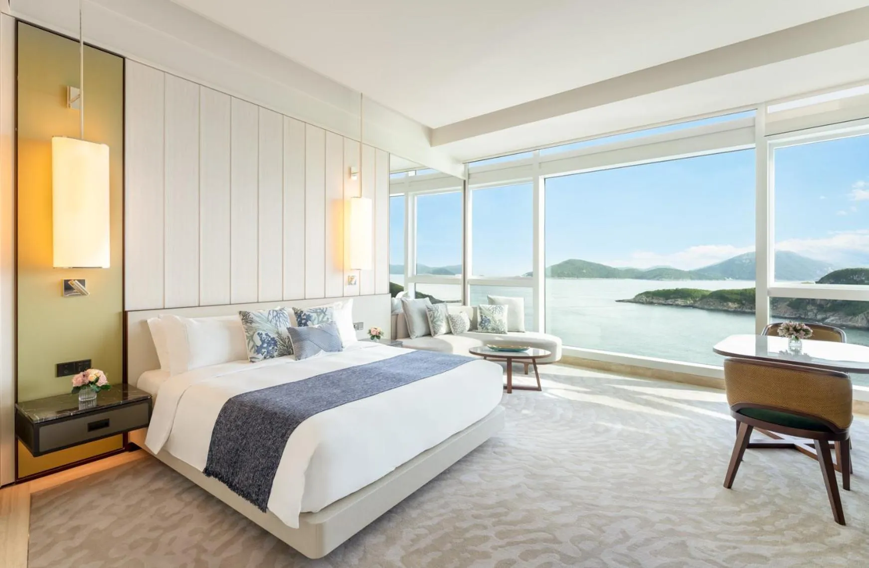 Grand Oceanfront King Room in The Fullerton Ocean Park Hotel Hong Kong