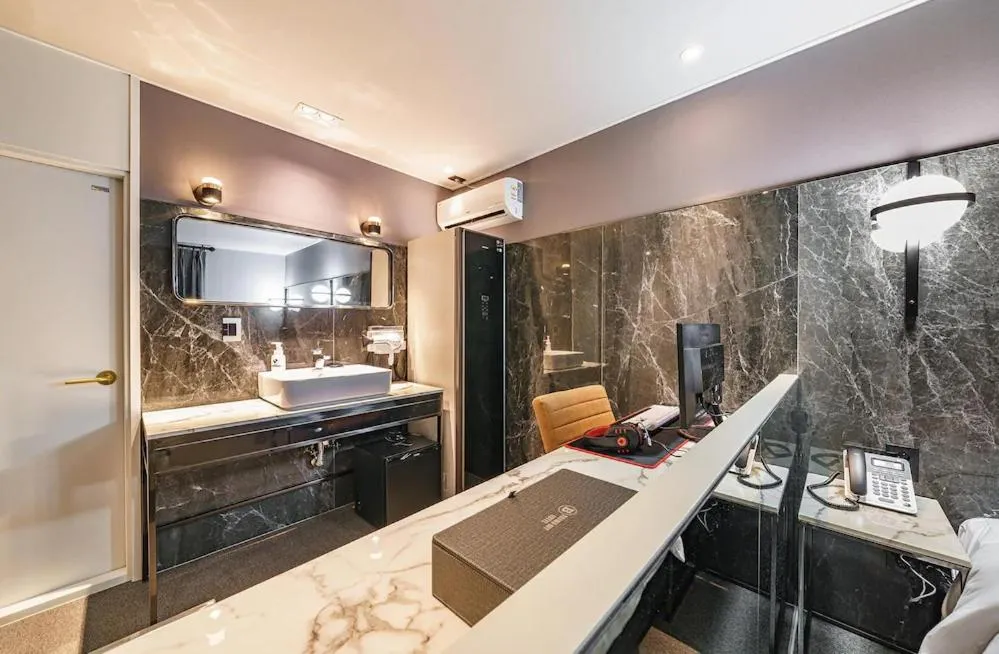 Premier Double Room in Brown-Dot Hotel Geomdan