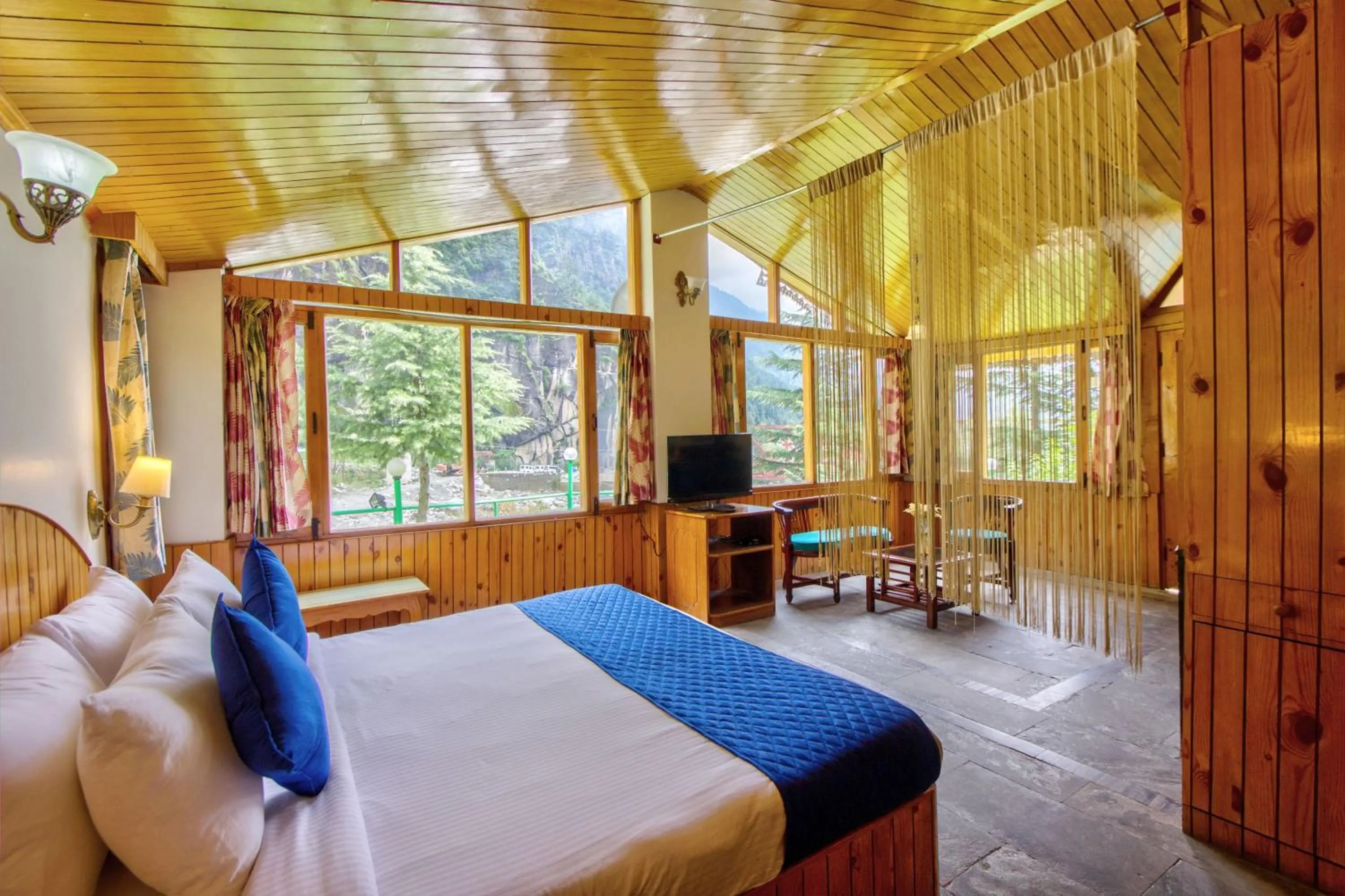 One-Bedroom Cottage in PARADISE-The Whitehouse Cafe