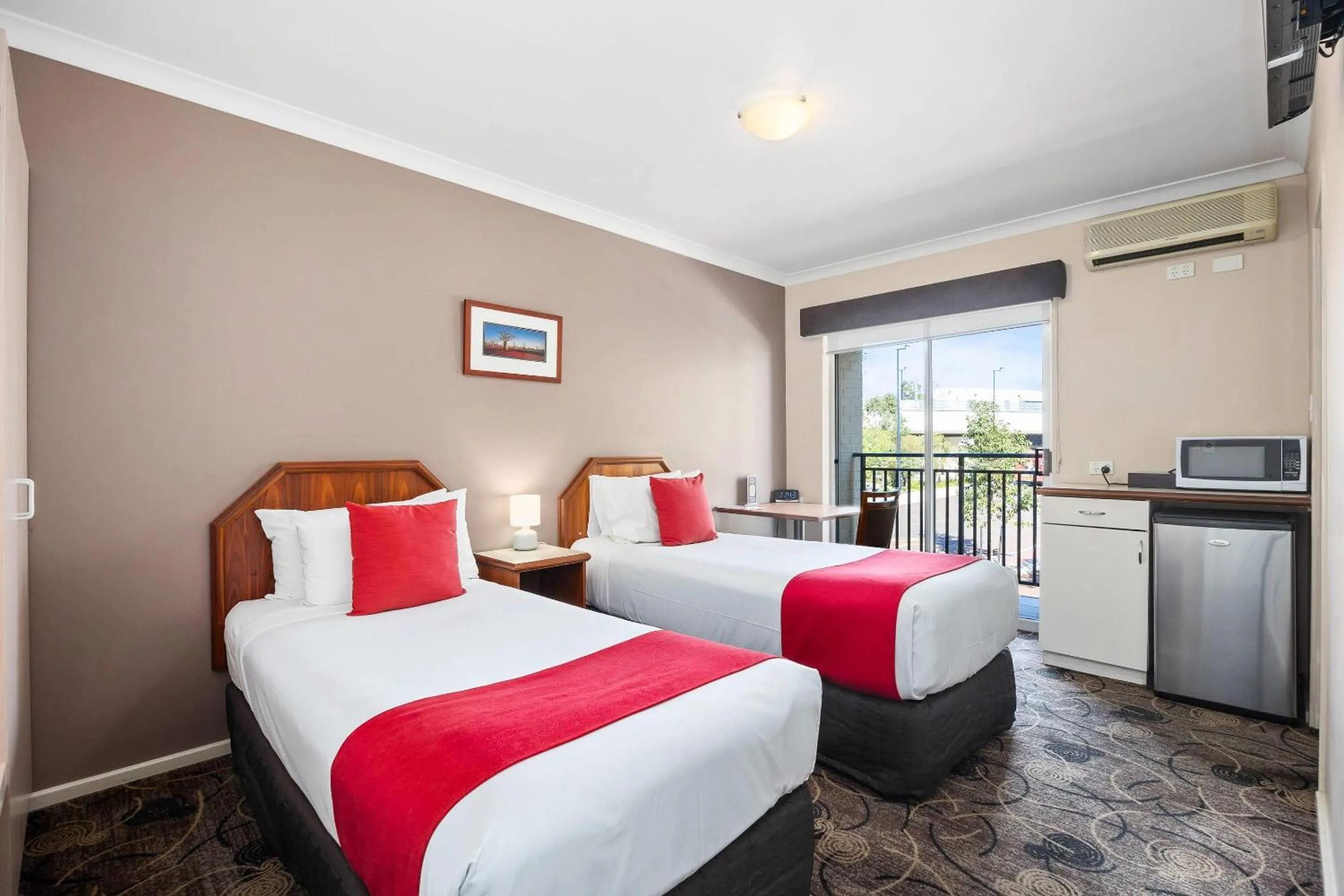 Standard Twin in Quality Hotel Bayswater