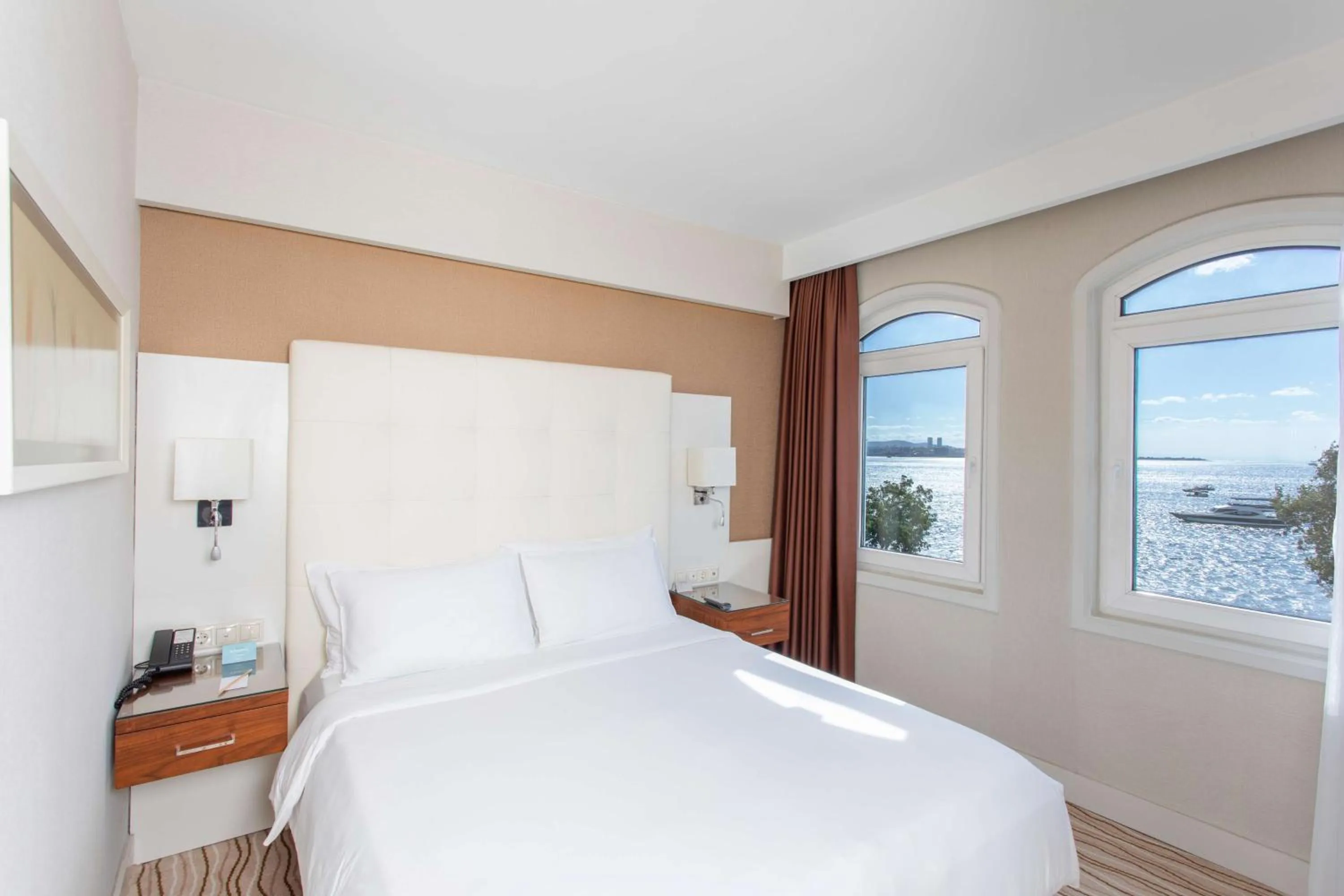Superior Room with Balcony and Sea View - Non-Smoking in Radisson Hotel Istanbul Sultanahmet