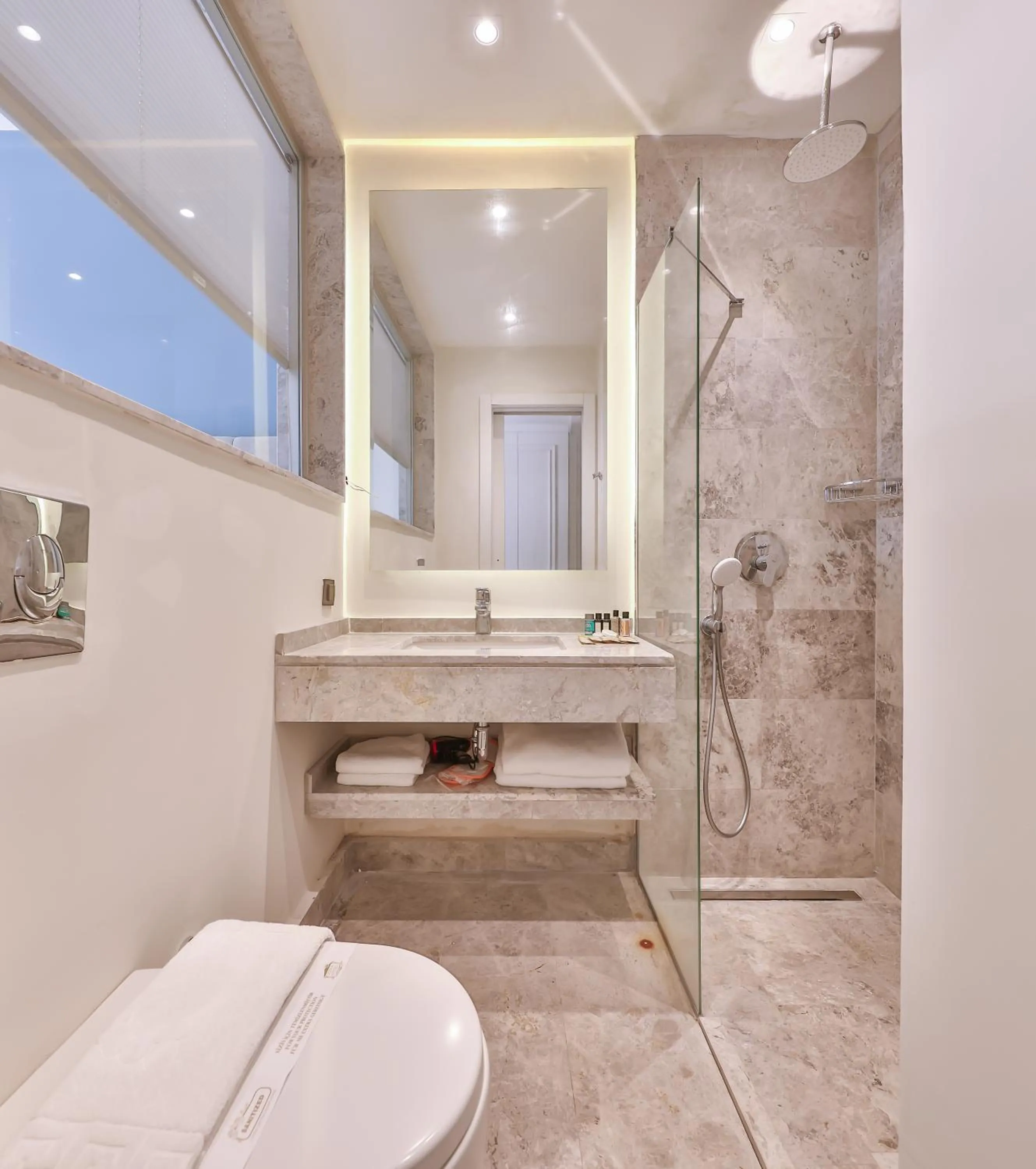 Standard Double or Twin Room in Hera Hotel