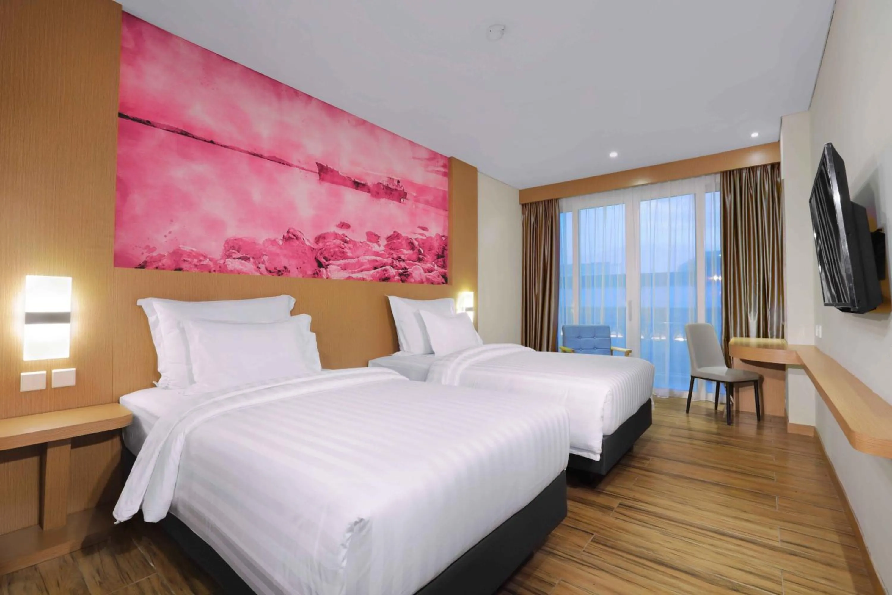 Superior Double or Twin Room in favehotel Nagoya - Batam