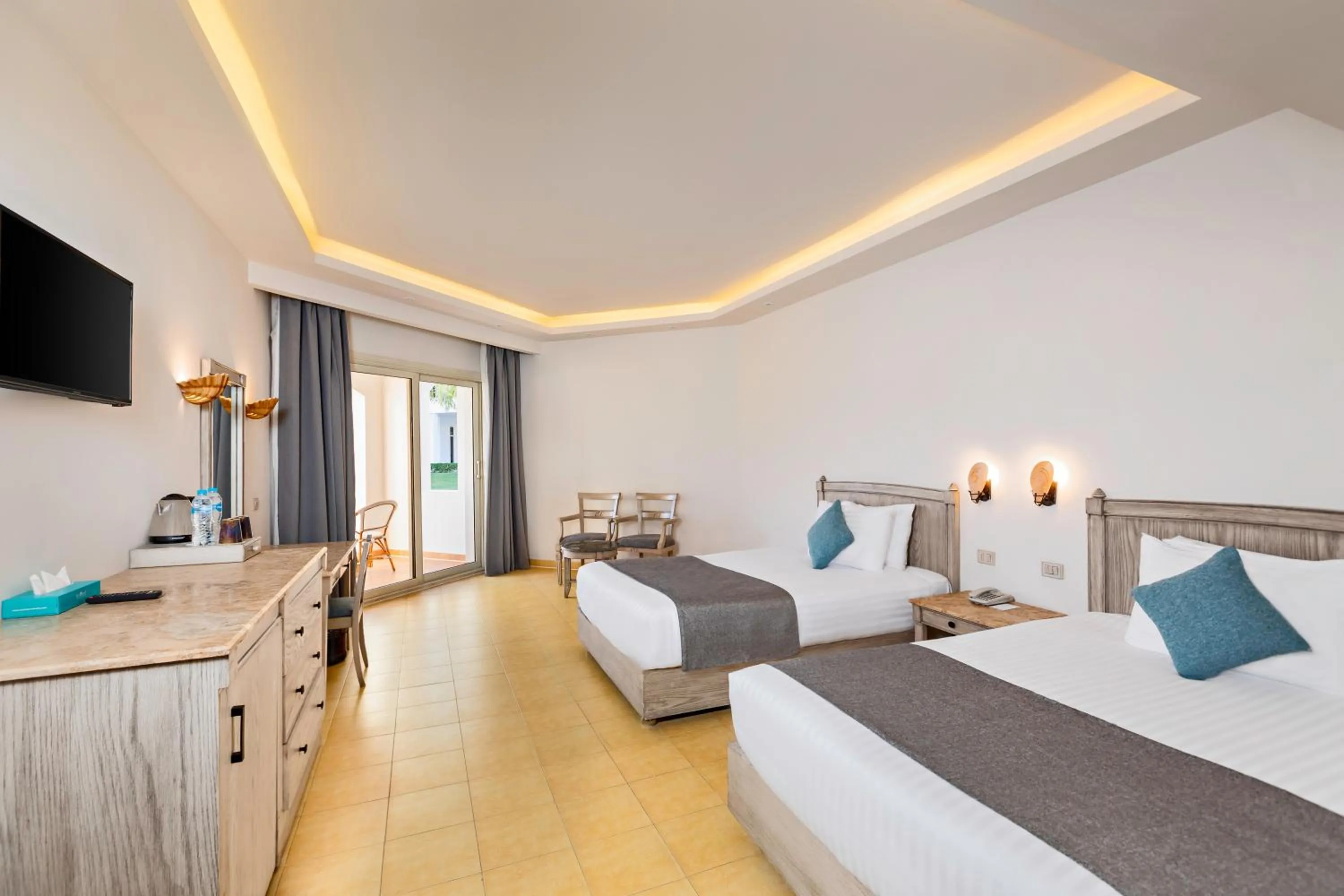 Deluxe Room Sea View - single occupancy in Sunrise Alma Bay Resort