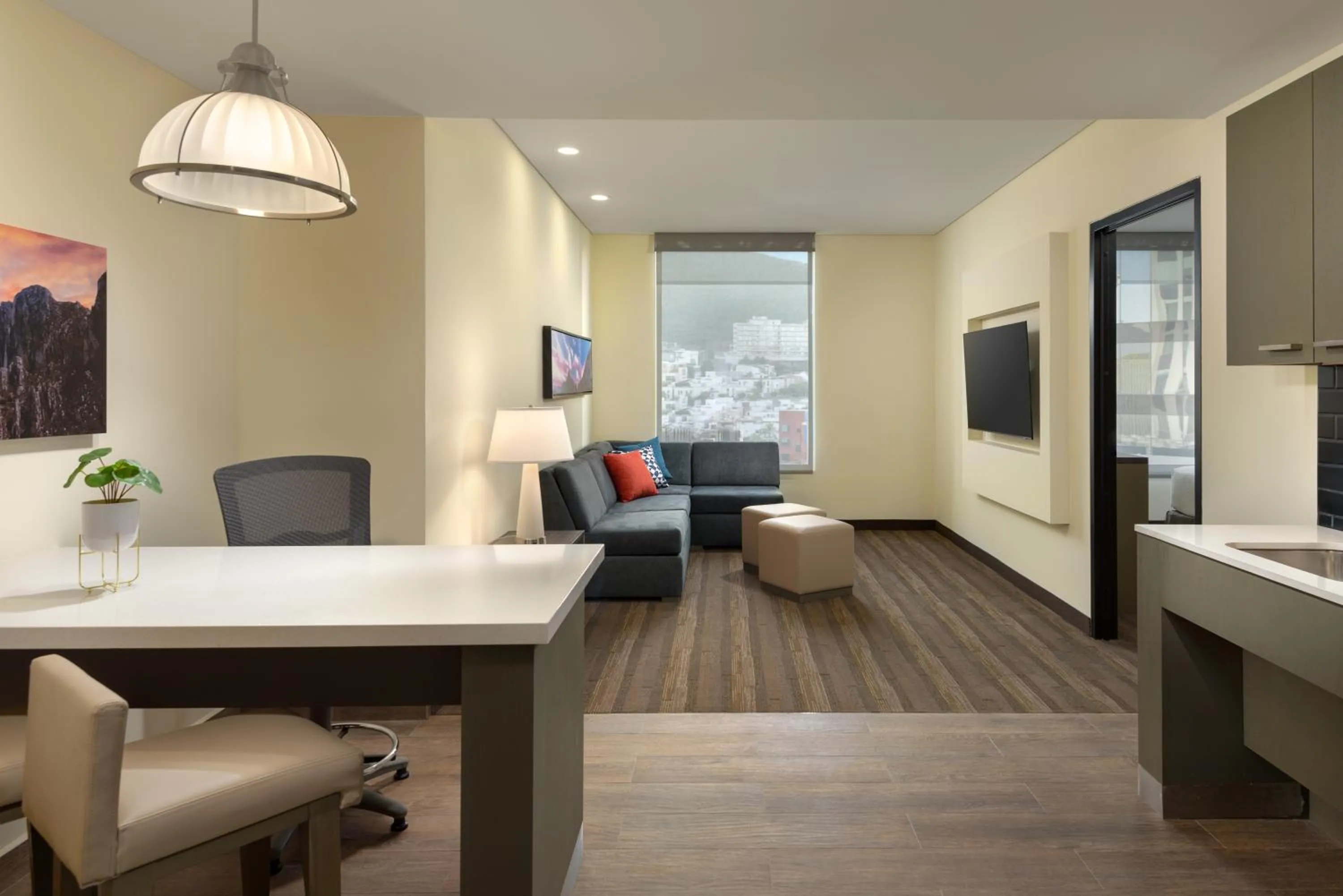 One-Bedroom King Suite with Sofa Bed and Roll-In Shower - Disability Access in Hyatt House Monterrey Valle San Pedro