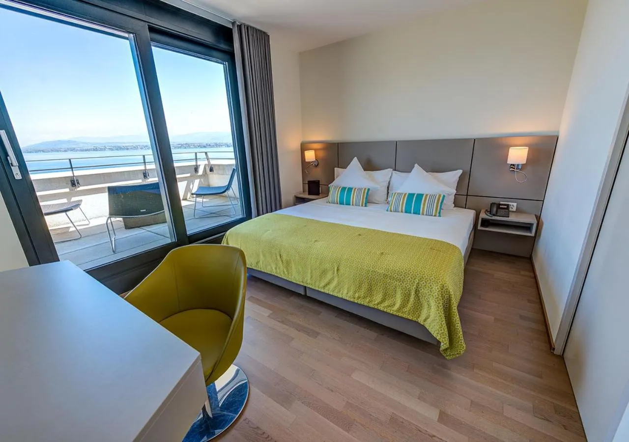 Junior Suite in Lake Geneva Hotel