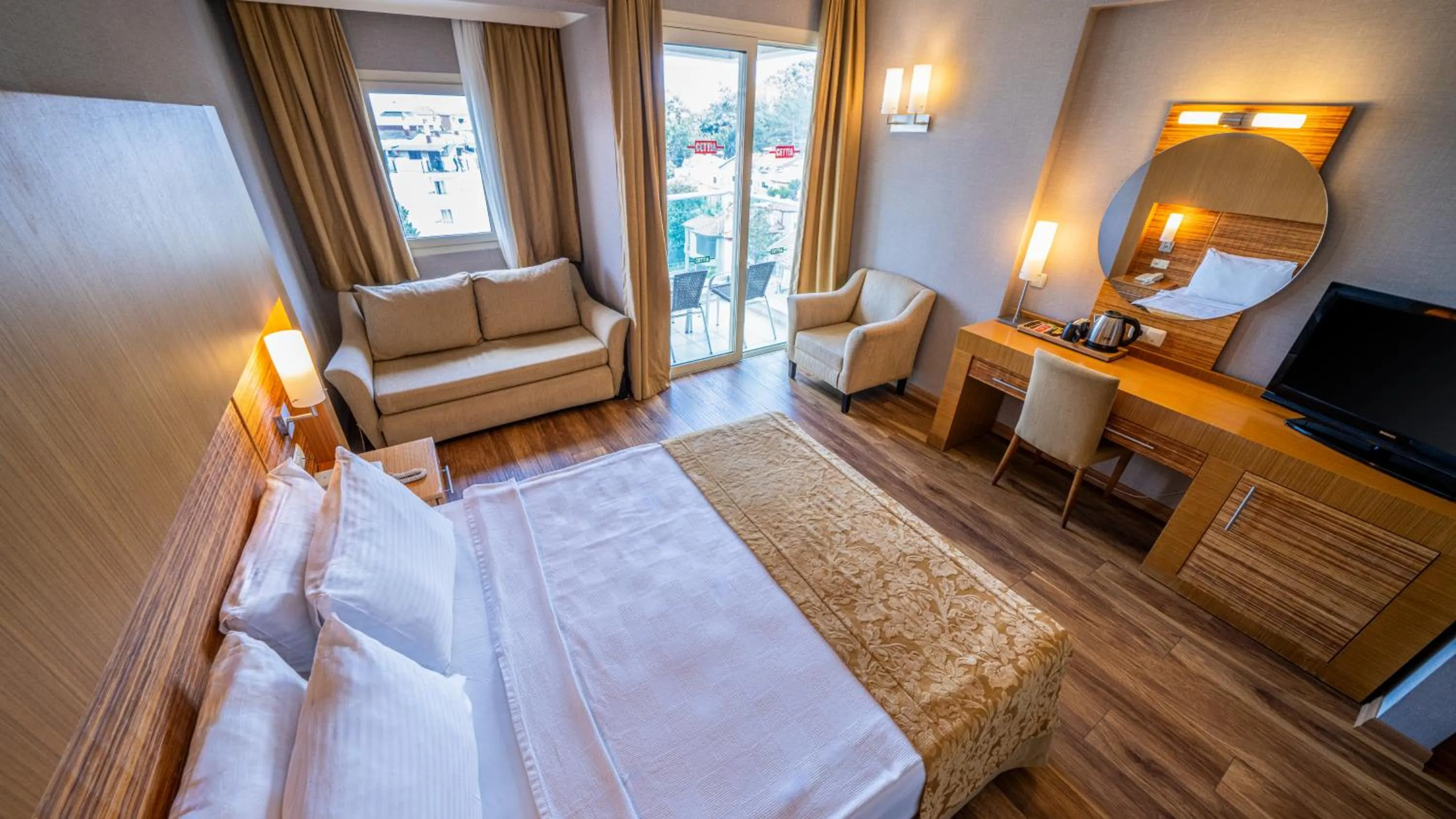 Double Room in Grand Cettia Hotel